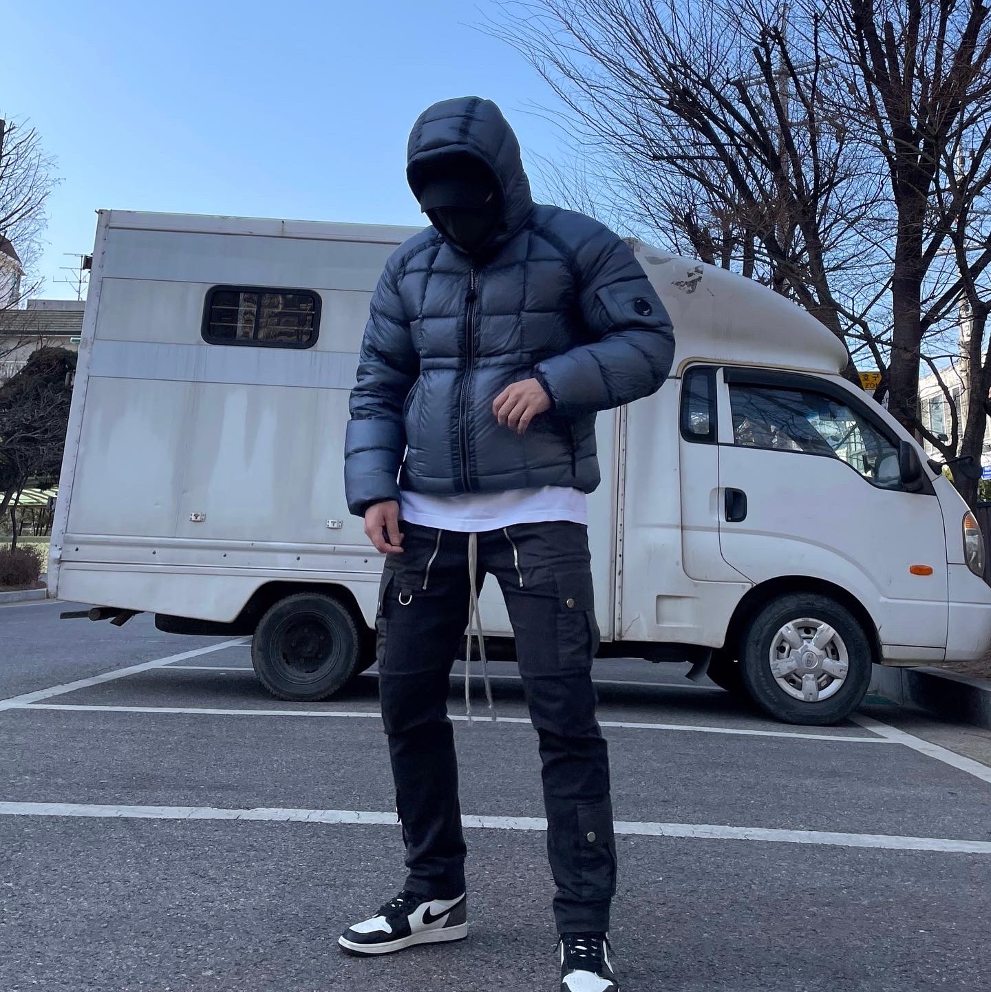 Supreme x Nike Jewel Crewneck Black - 20FW, Jordan 1 Retro High OG Black Mocha 착용 스타일 - 3