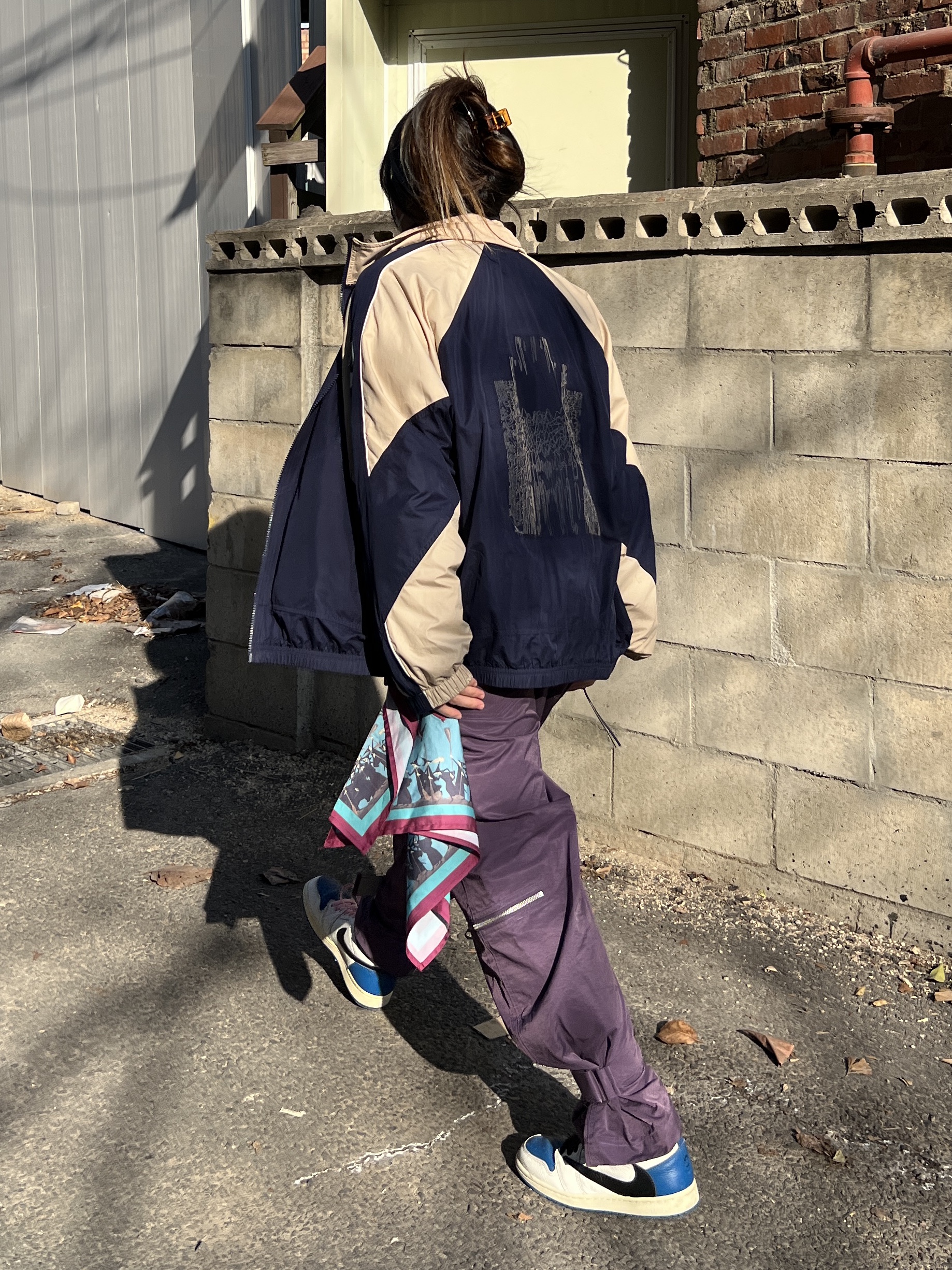 Nike x Cav Empt Track Jacket Navy, Jordan 1 x Travis Scott x Fragment Retro High OG SP Military Blue 착용 스타일 - 3