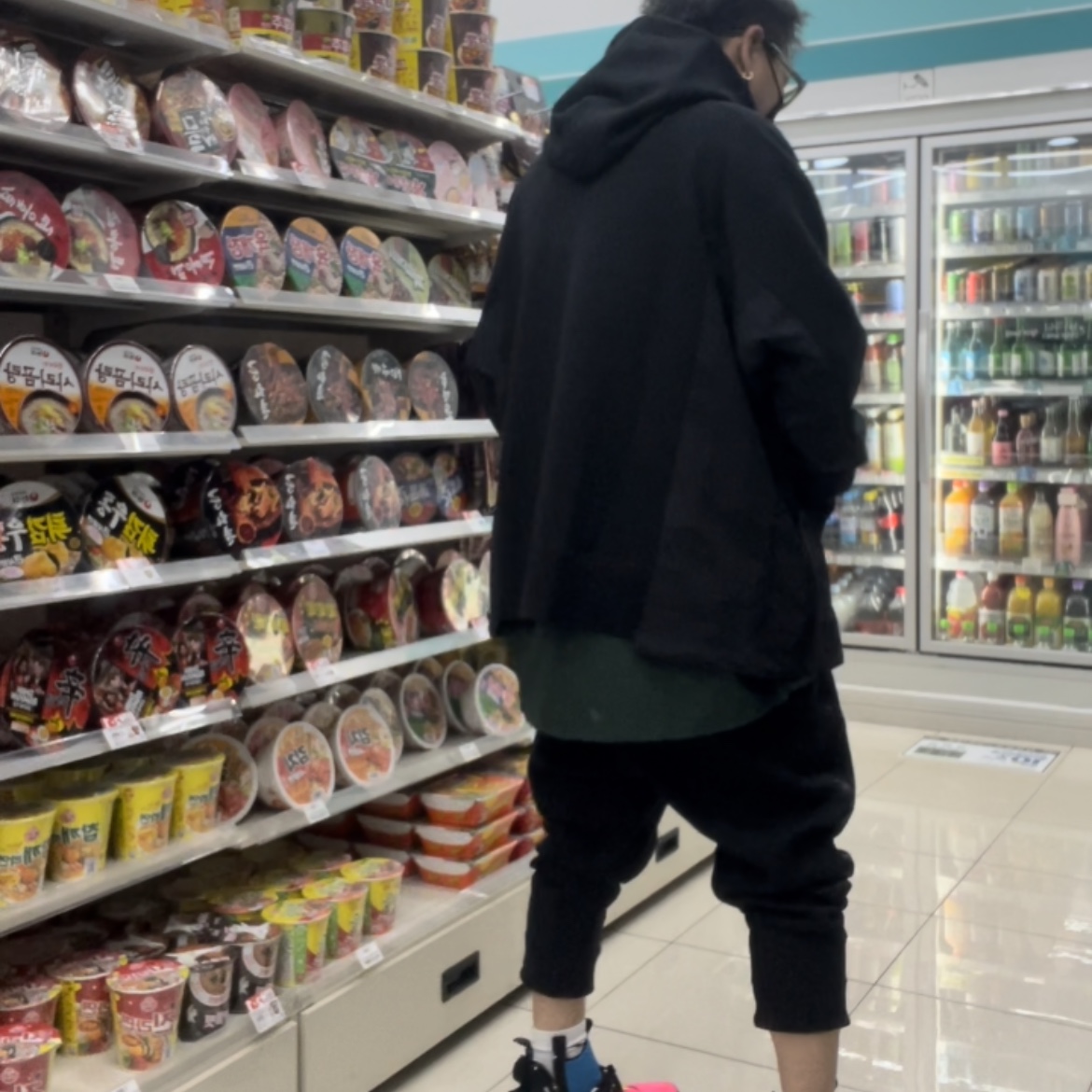 Nike x Sacai NRG Pullover Hoodie Black - US/EU 착용 스타일 - 3