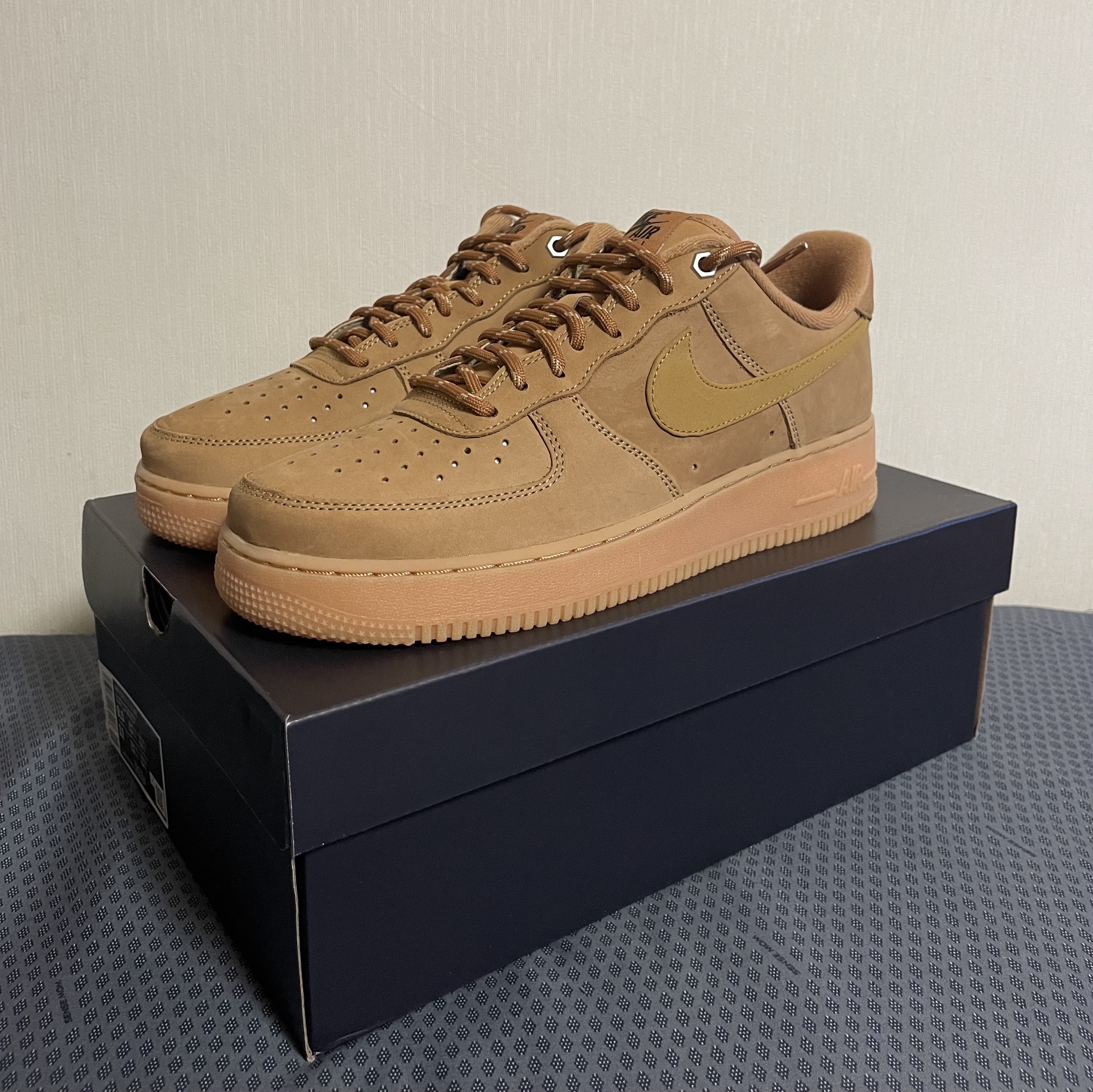 Nike Air Force 1 '07 WB Flax 착용 스타일
