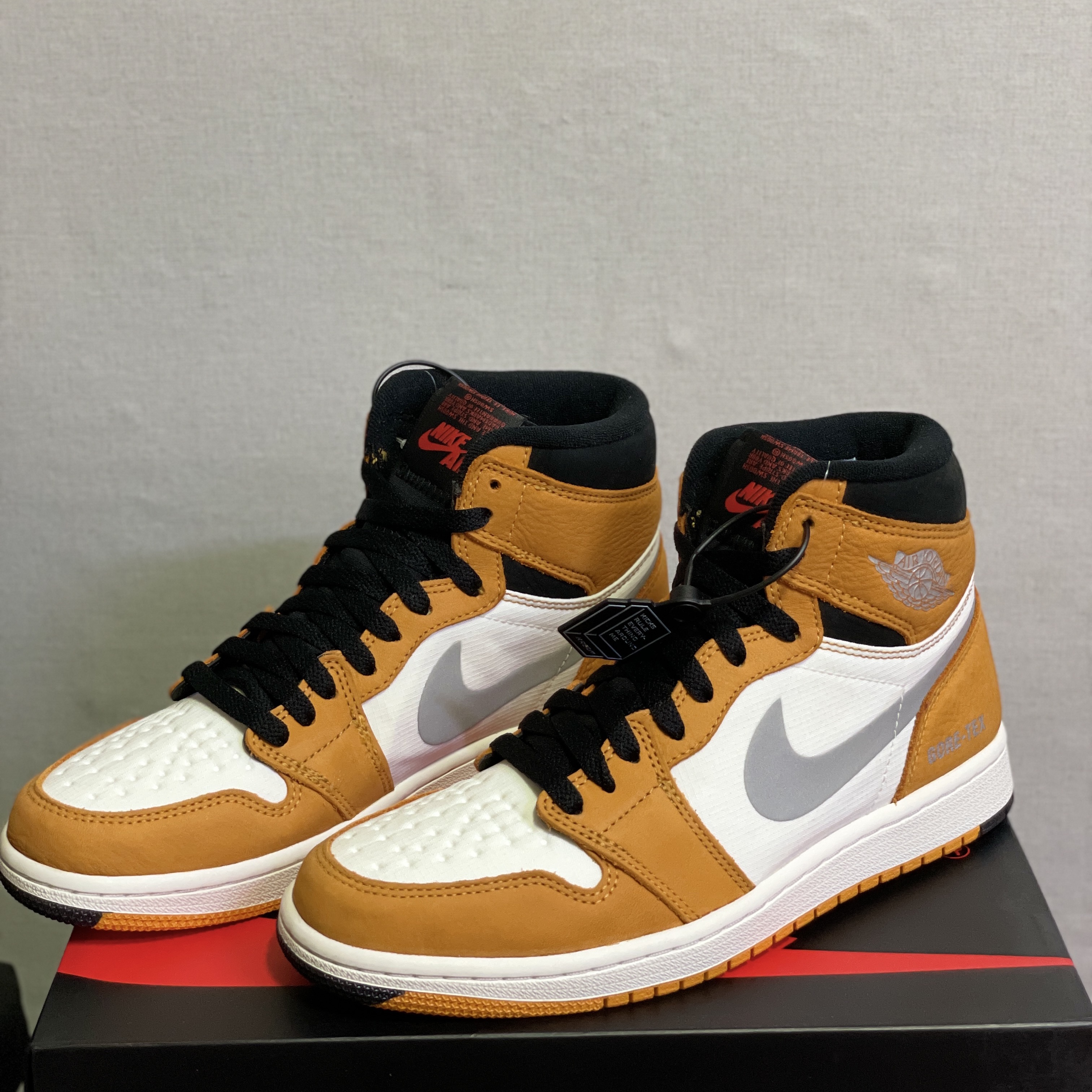 Jordan 1 Element Gore-Tex Light Curry 착용 스타일 - 1