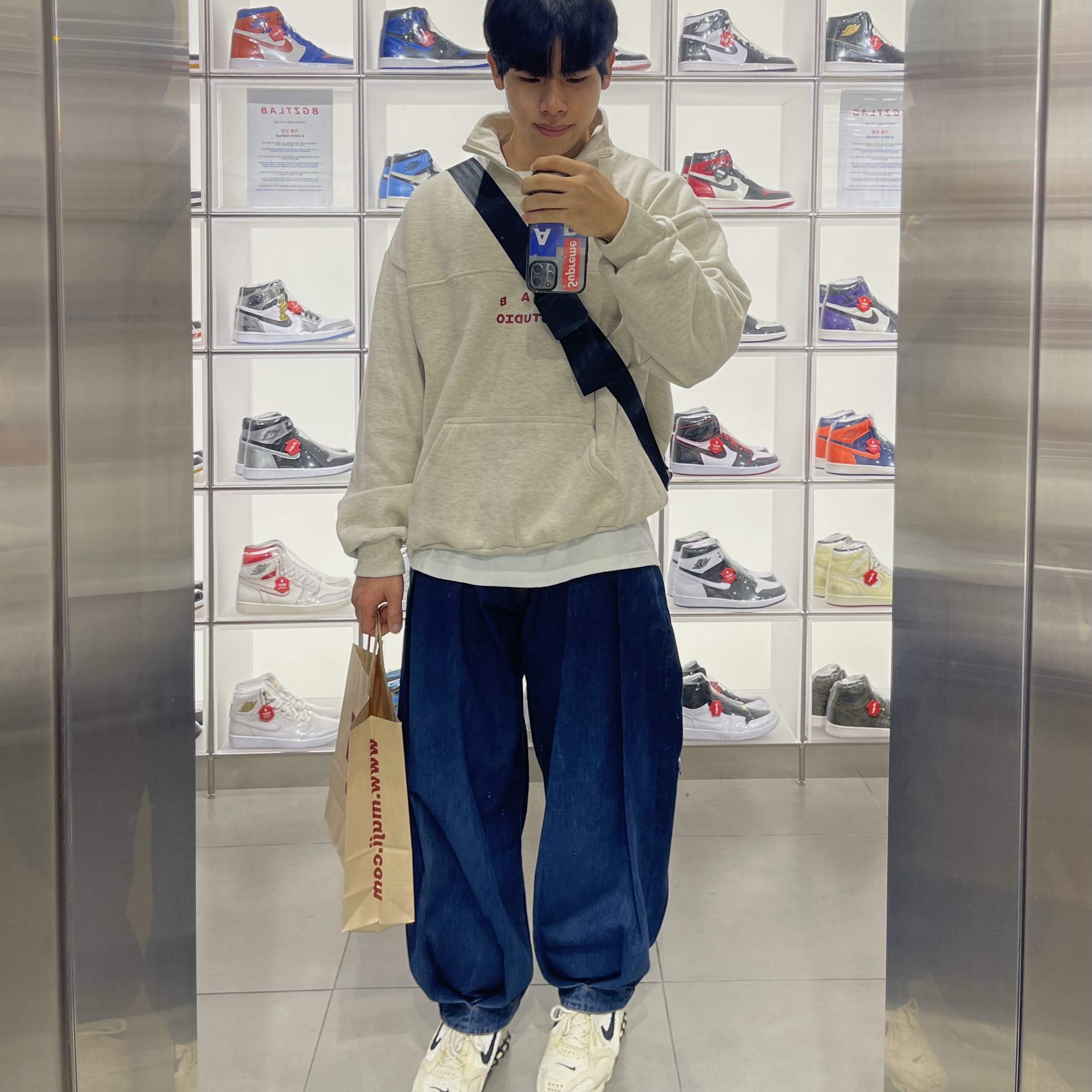 IAB Studio Half Zip-Up Oatmeal Burgundy, Zara x Ader Error Wide Leg Jeans Blue 착용 스타일 - 1