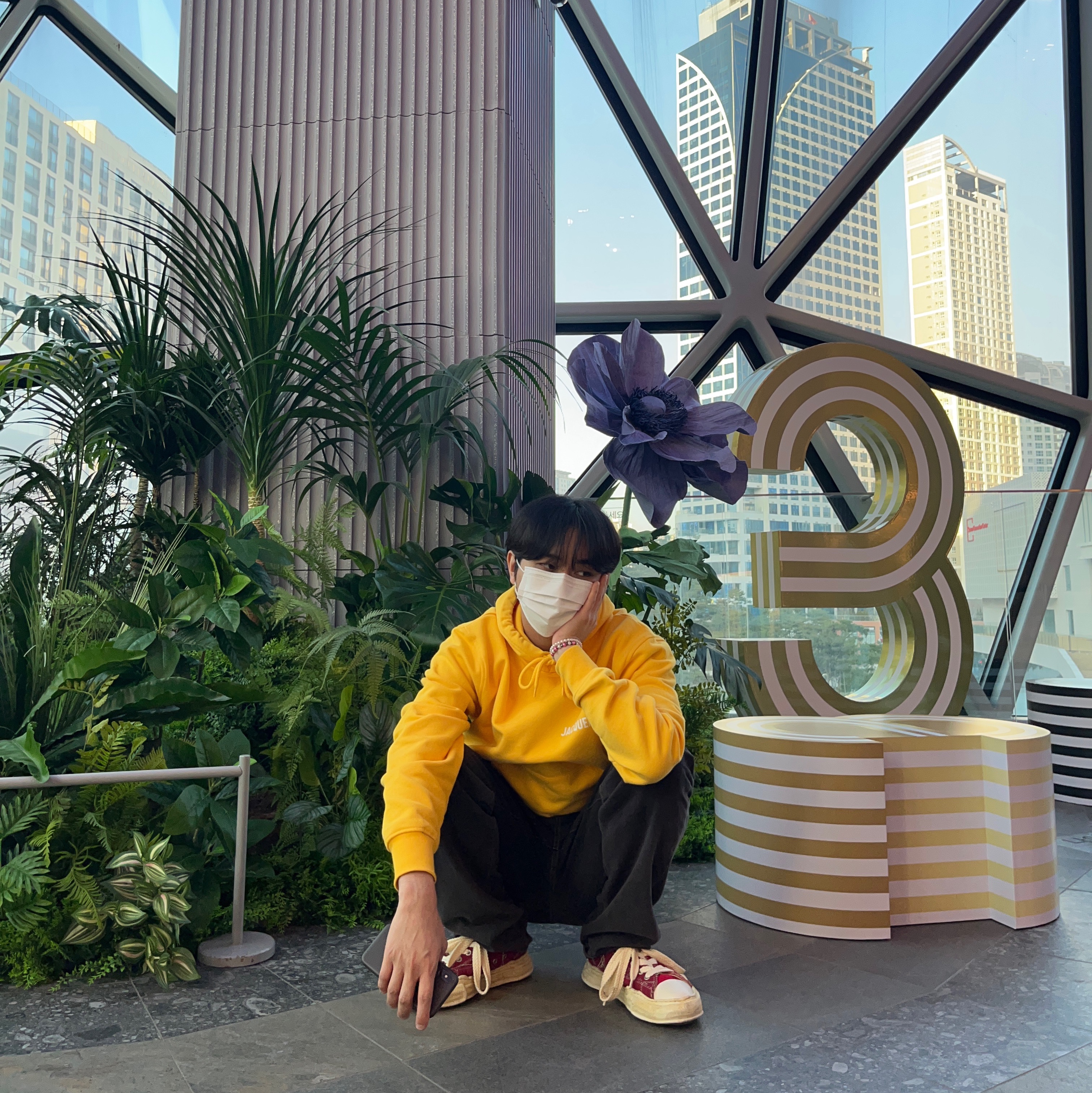 Maison Mihara Yasuhiro Peterson OG Sole OD Canvas Low-top Sneakers Red 착용 스타일 - 2