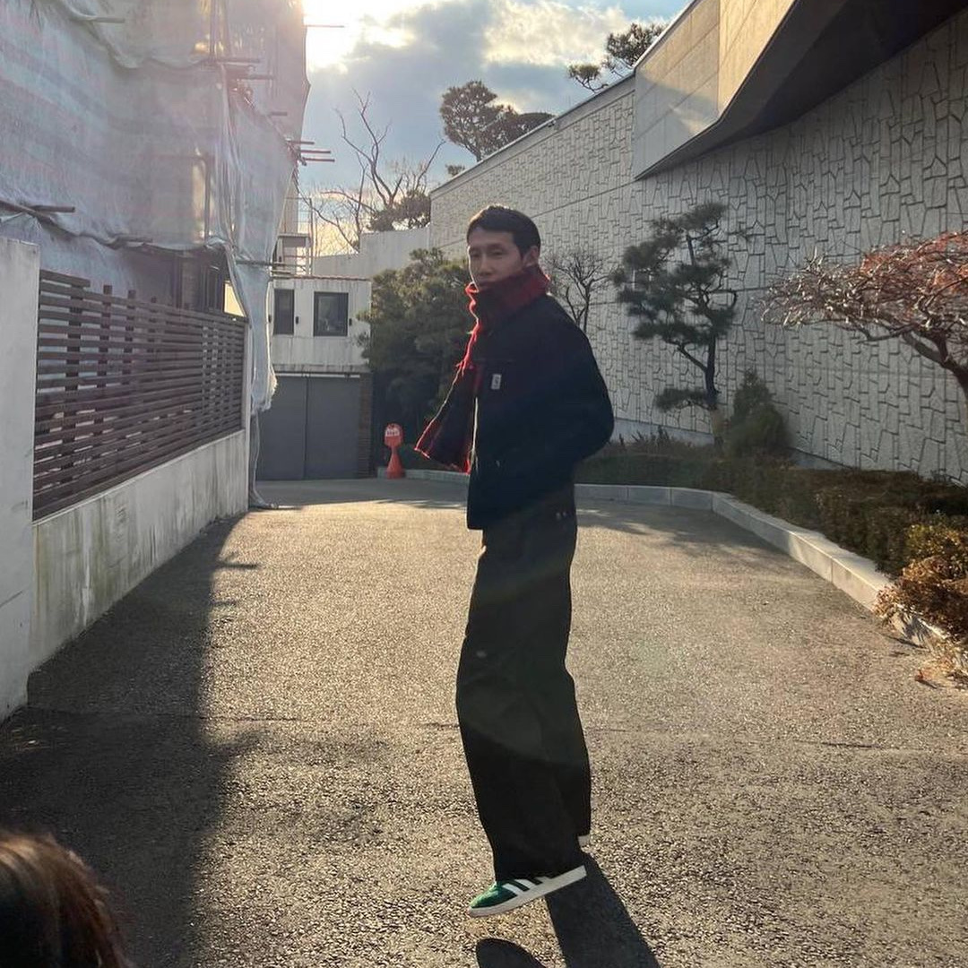 Adidas Gazelle Dark Green Cream White 착용 스타일 - 2