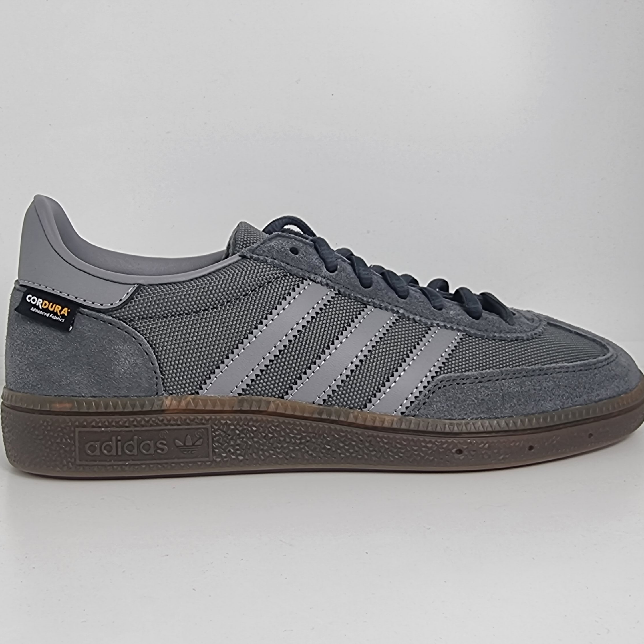 Adidas Spezial Handball Grey Gum 착용 스타일 - 3