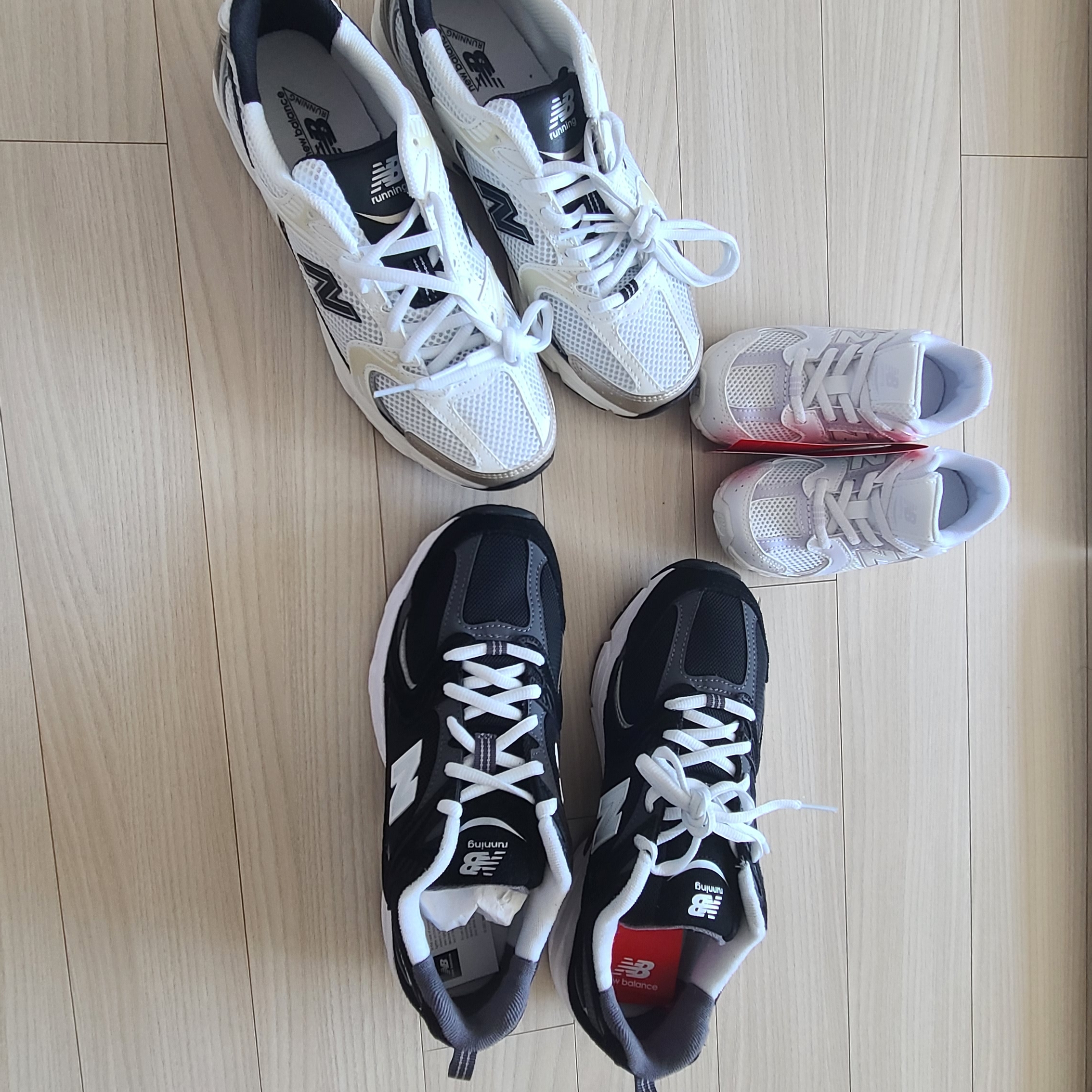 New Balance 530 Classic Black, New Balance 530 White Gold 착용 스타일