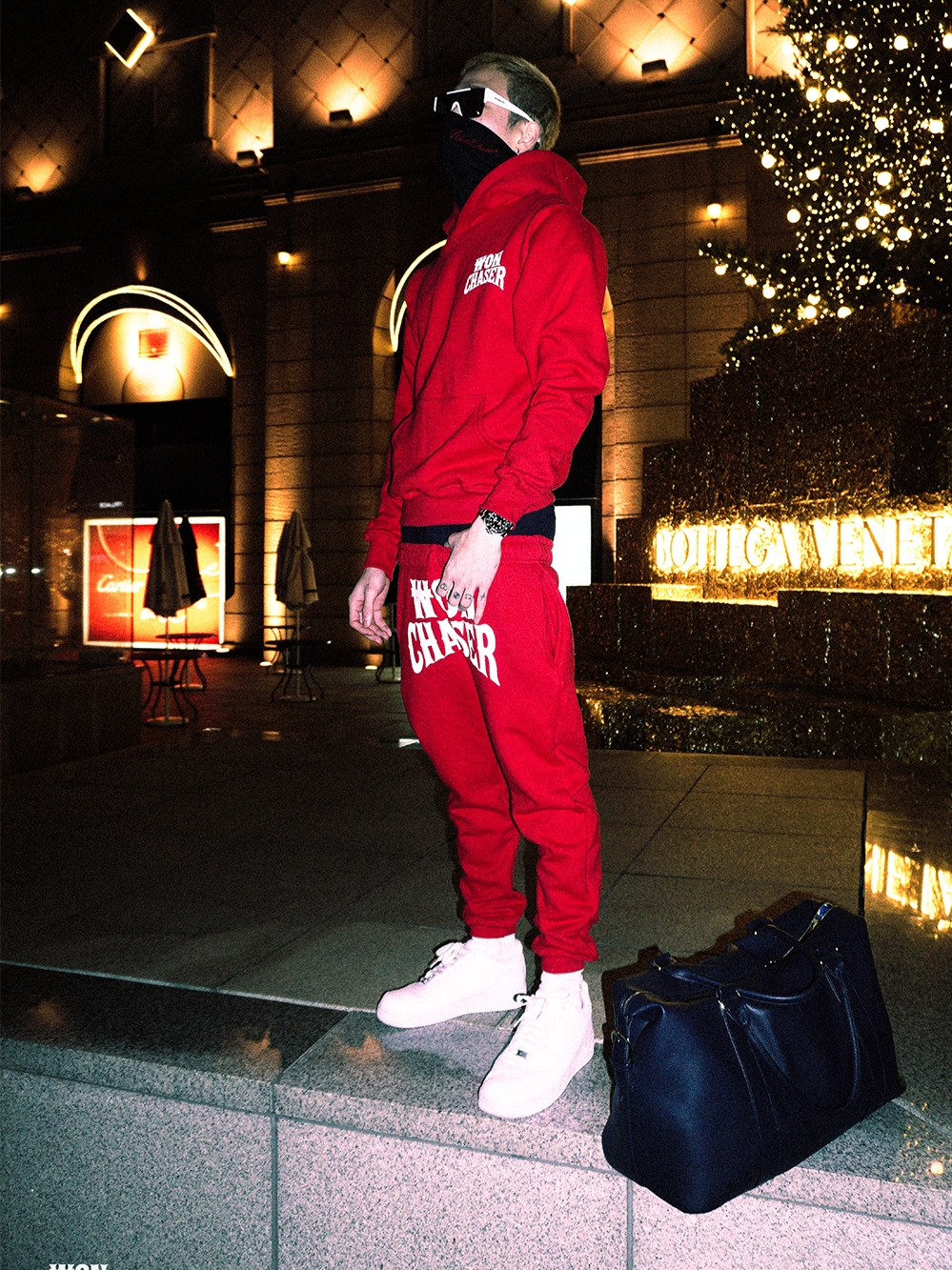 Won Chaser Chaser Hoodie Red, Won Chaser Chaser Sweatpants Red 착용 스타일