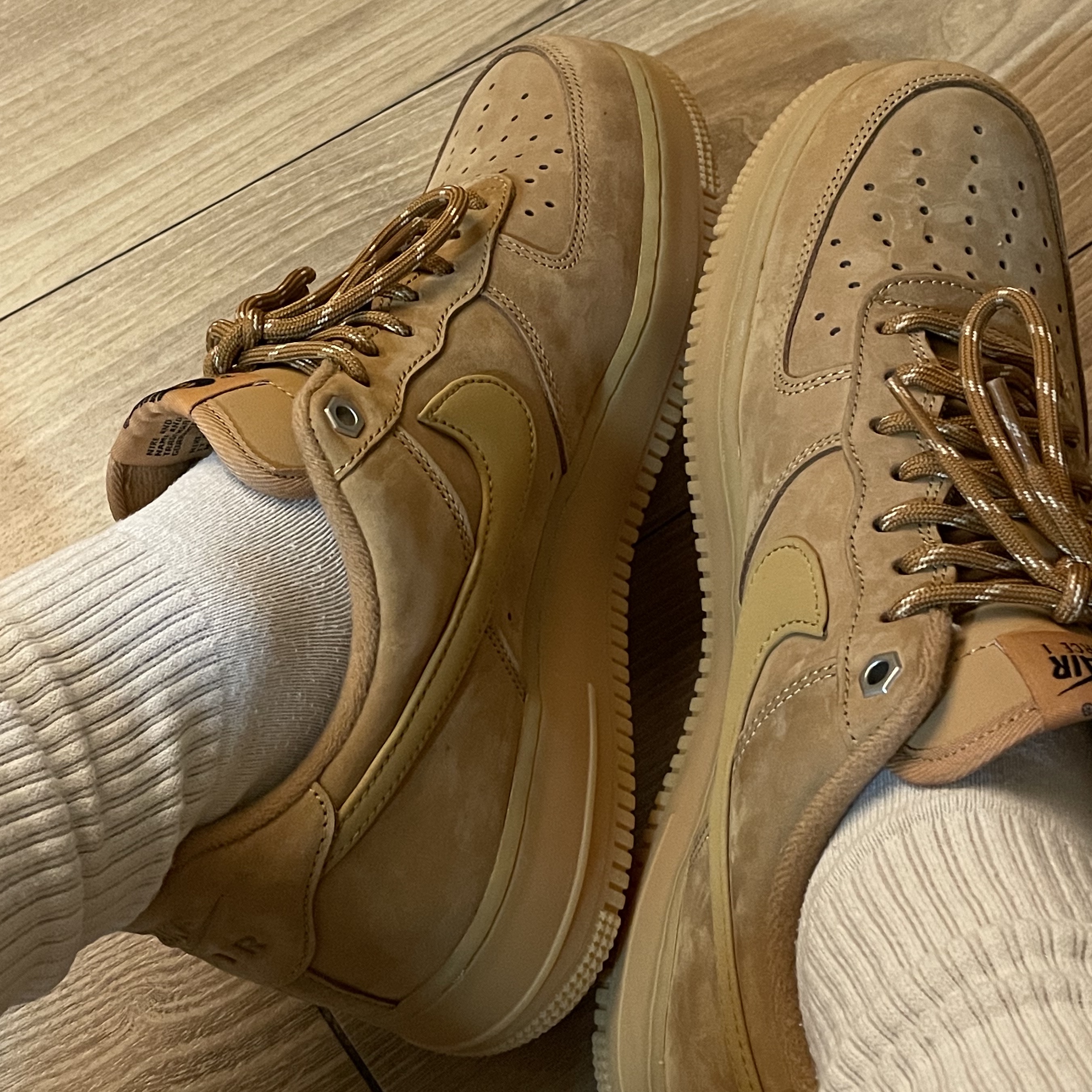 Nike Air Force 1 '07 WB Flax 착용 스타일