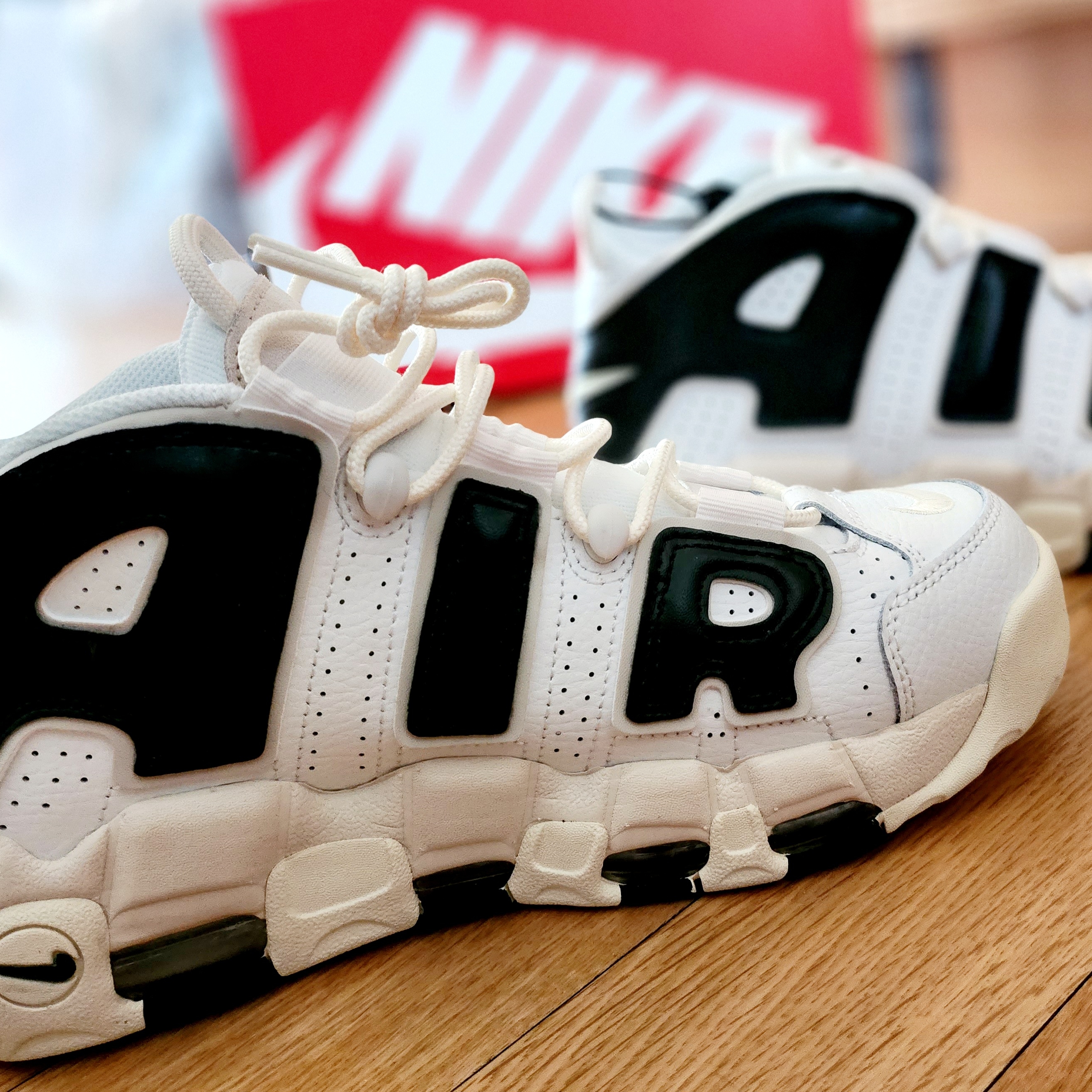 (W) Nike Air More Uptempo Summit White Light Orewood Brown 착용 스타일