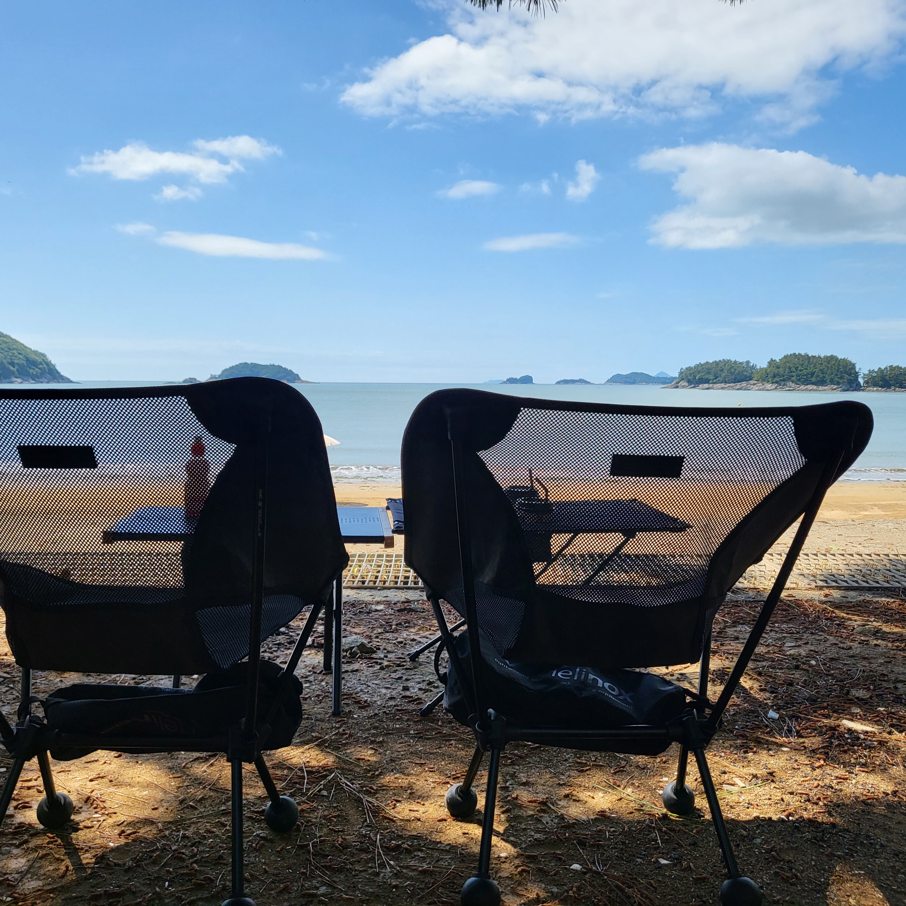 Helinox Chair One Blackout Edition 착용 스타일