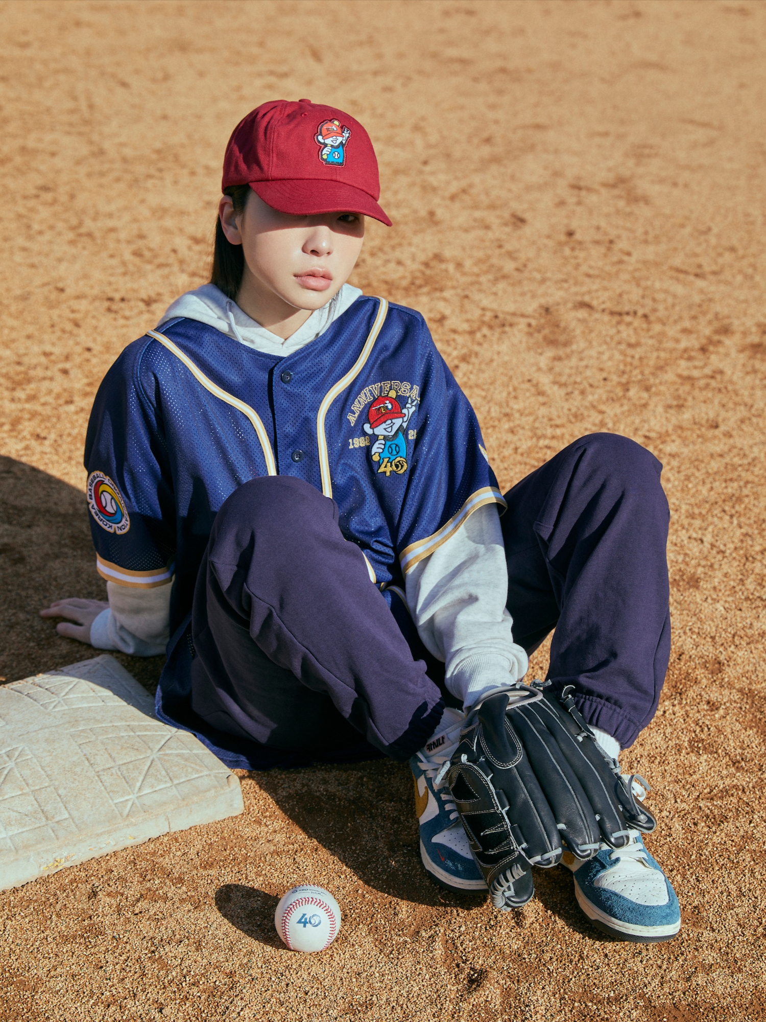 [KREAM 단독] Over The Pitch x KBO The 40th Anniversary Character Logo Cap Red, [KREAM 단독] Over The Pitch x KBO The 40th Anniversary Emblem Loose Fit Hoodie Light Melange 착용 스타일