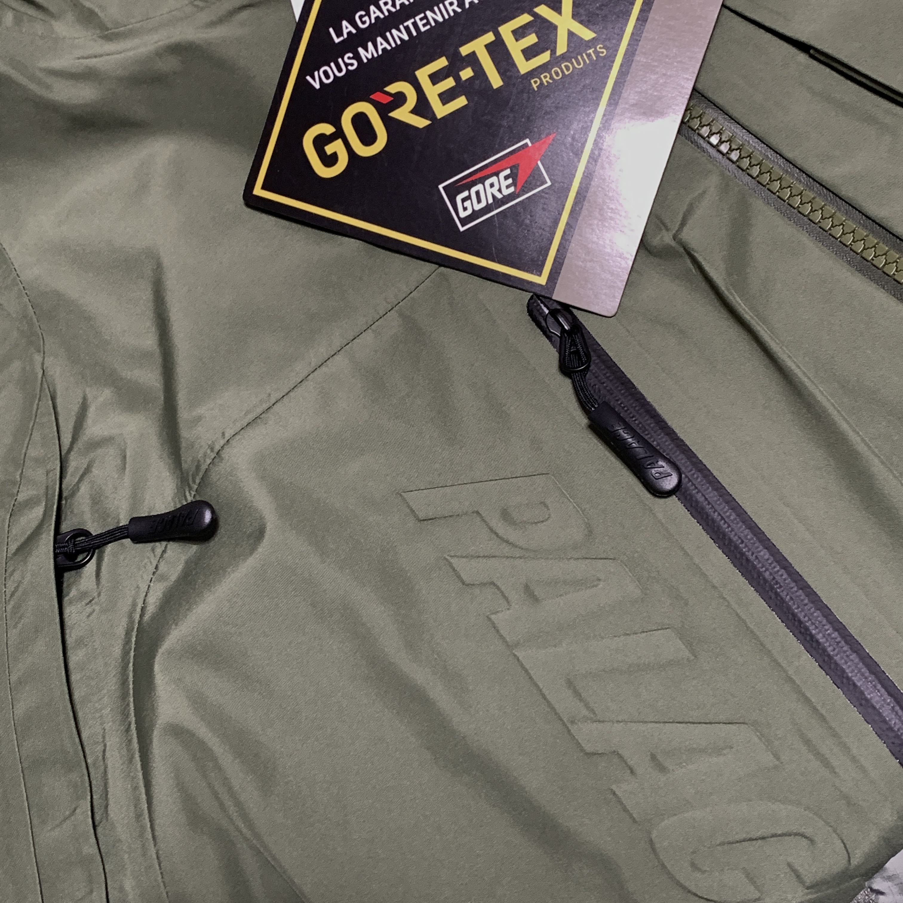 Palace Gore-Tex Cargo Jacket Olive - 23SS 착용 스타일 - 4