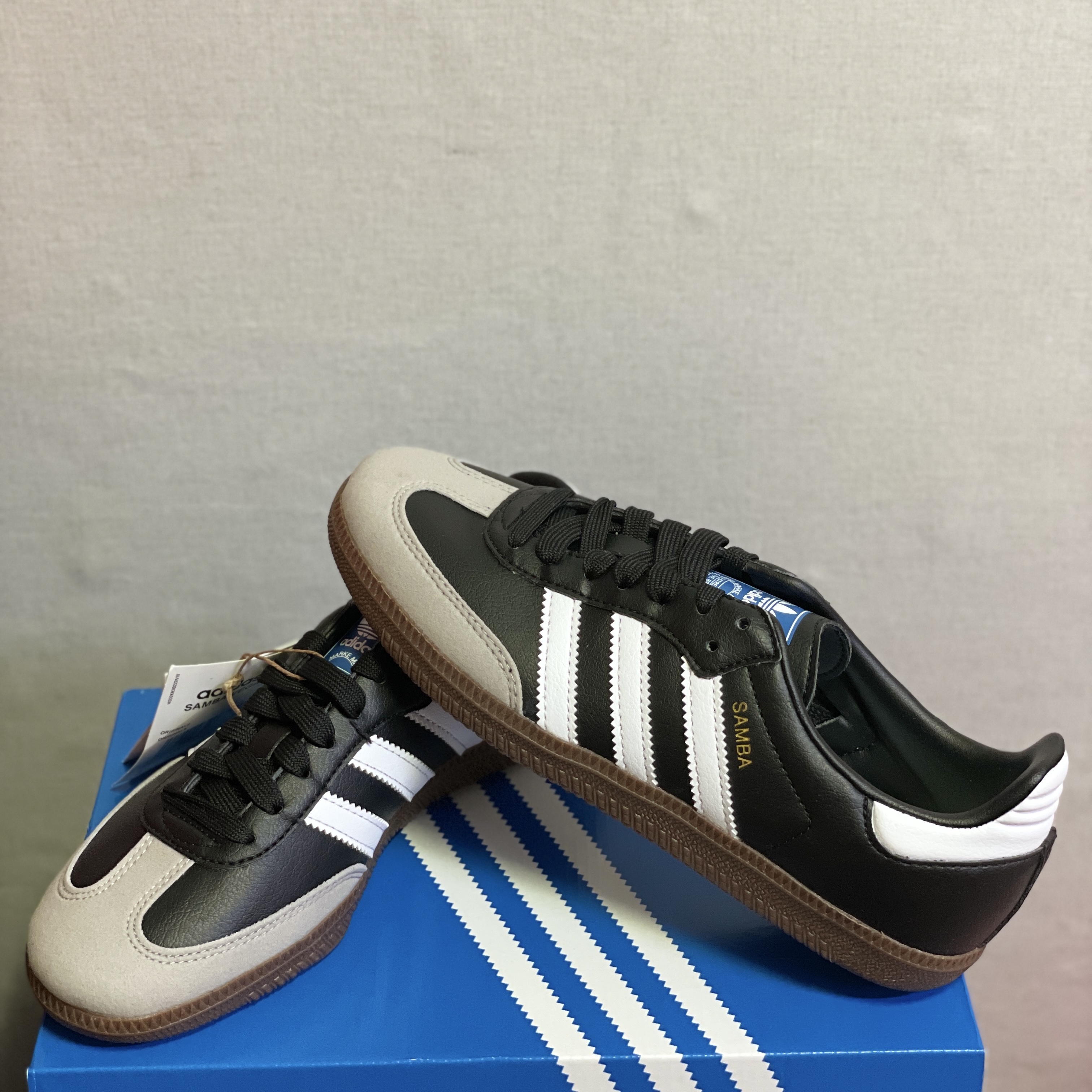 Adidas Samba Vegan Black White 착용 스타일 - 2