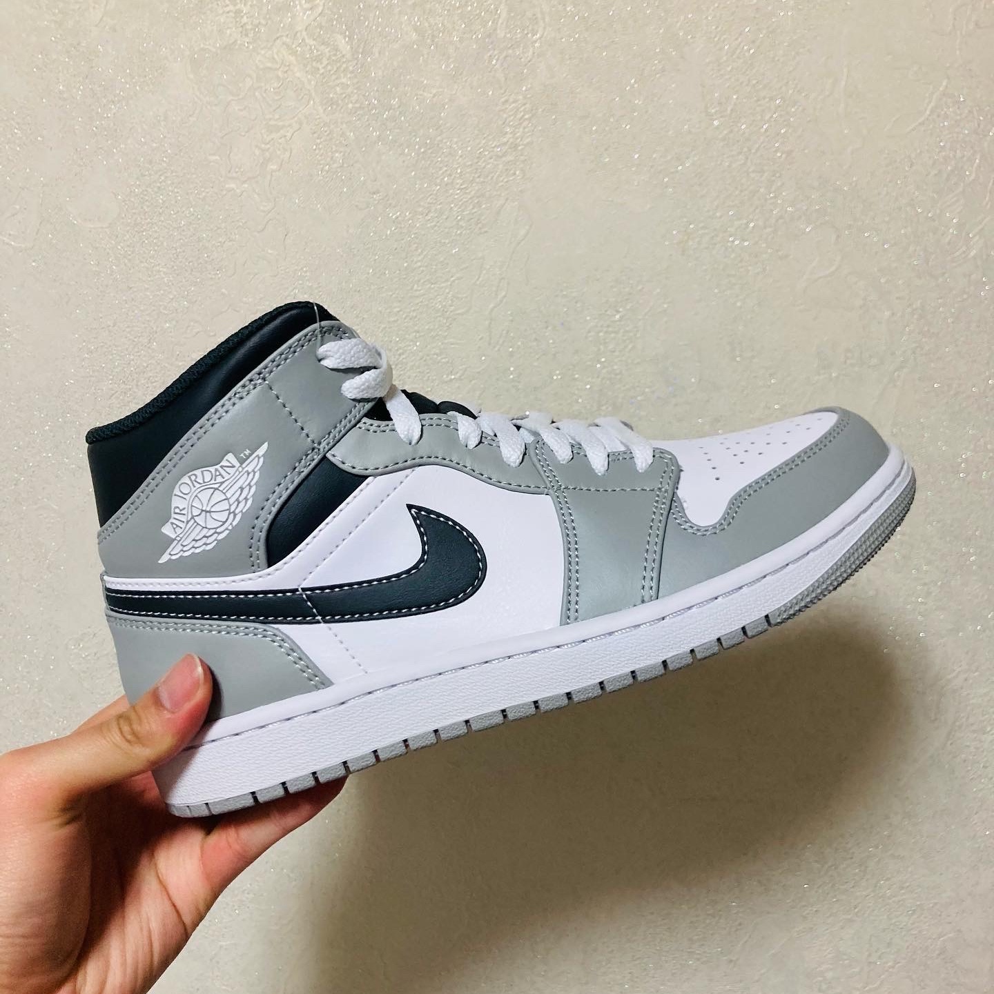 Jordan 1 Mid Light Smoke Grey Anthracite 착용 스타일