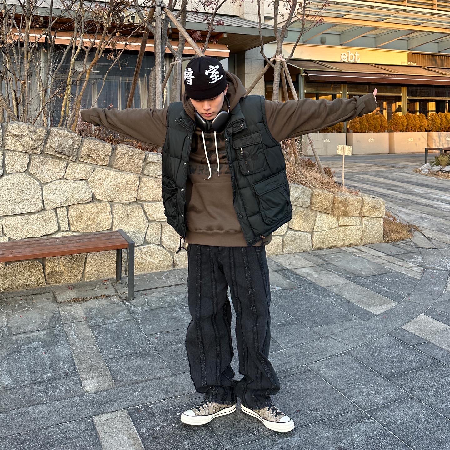Darkr8m Studio Beanie Black, Apple AirPods Max Lightning Space Gray (Korean Ver.) 착용 스타일