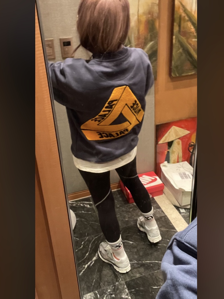 Palace Fleece Tri-Ferg Crew Navy - 23SS, (W) Nike Zoom Vomero 5 Photon Dust and Metallic Silver 착용 스타일 - 3