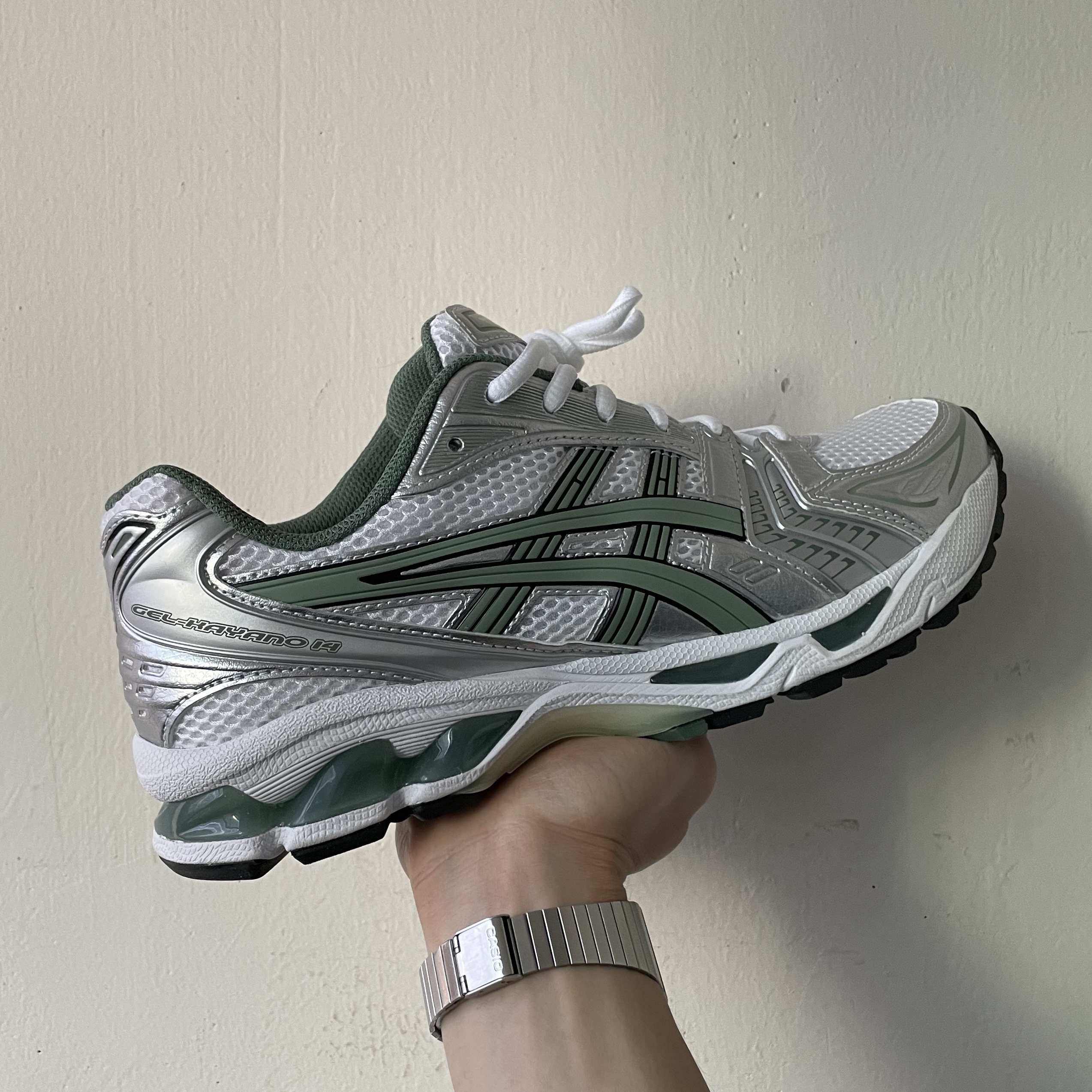 Asics Gel-Kayano 14 White Slate Grey 착용 스타일 - 1