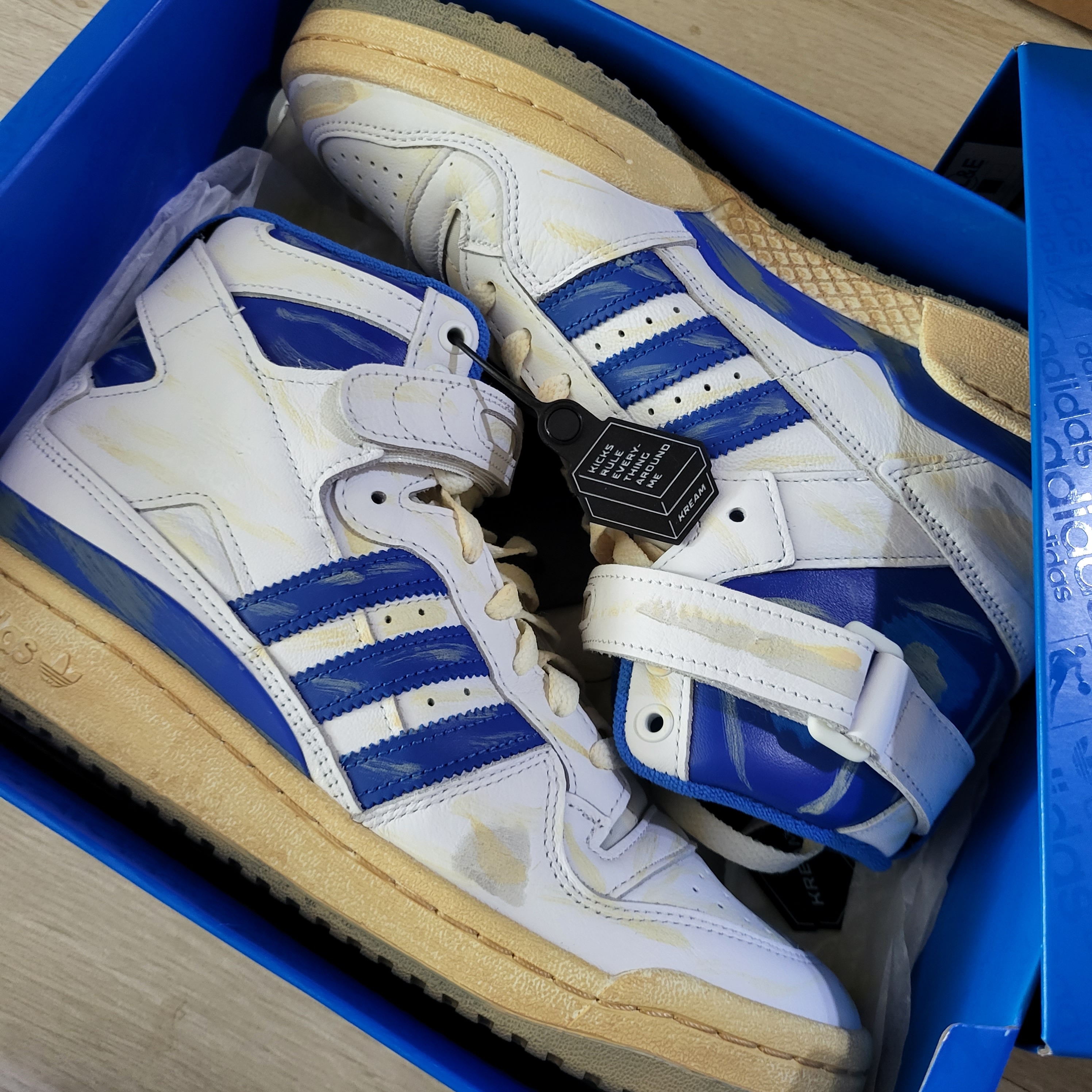 Adidas Forum 84 High AEC Blue 착용 스타일 - 2
