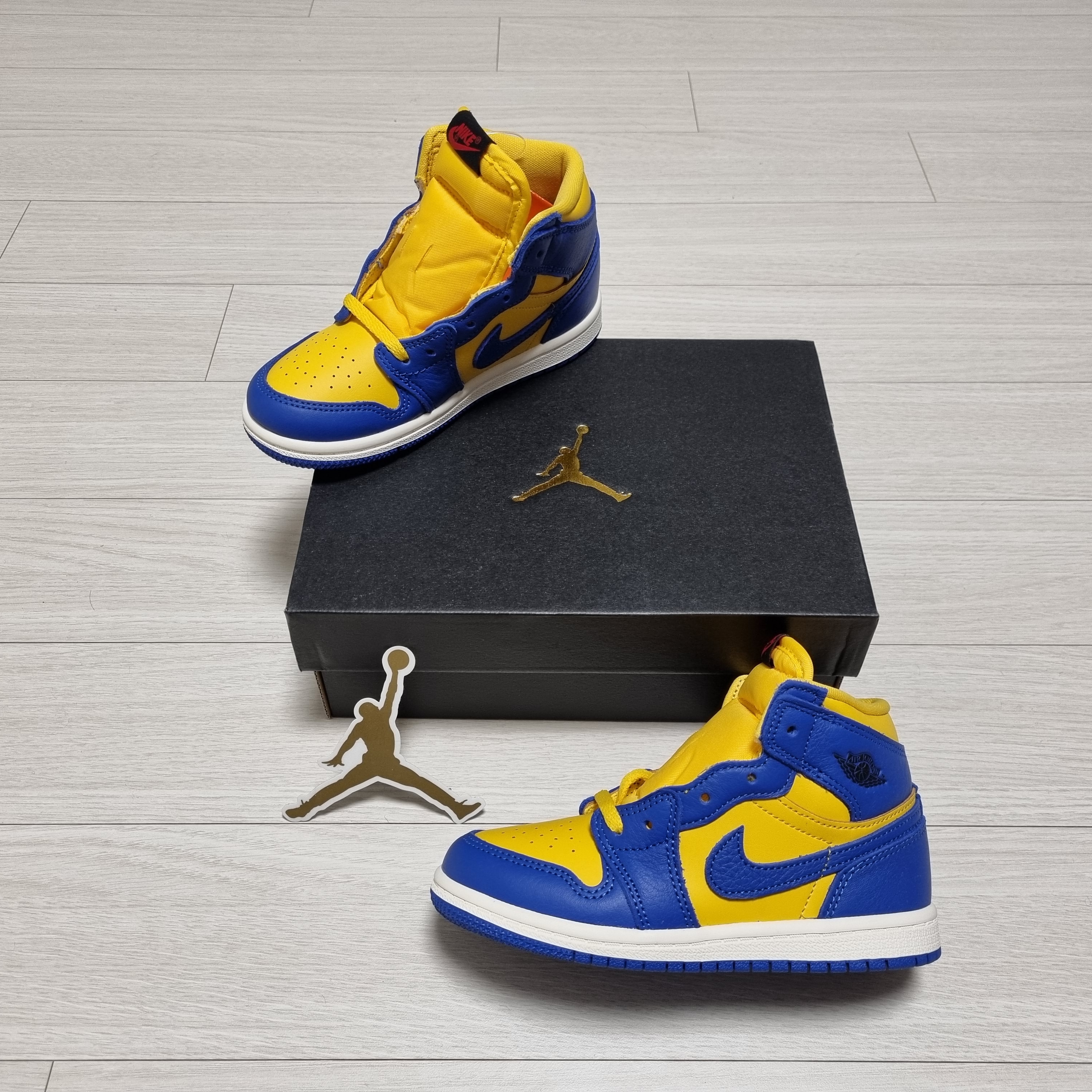 (TD) Jordan 1 Retro High OG Game Royal and Varsity Maize 착용 스타일 - 1