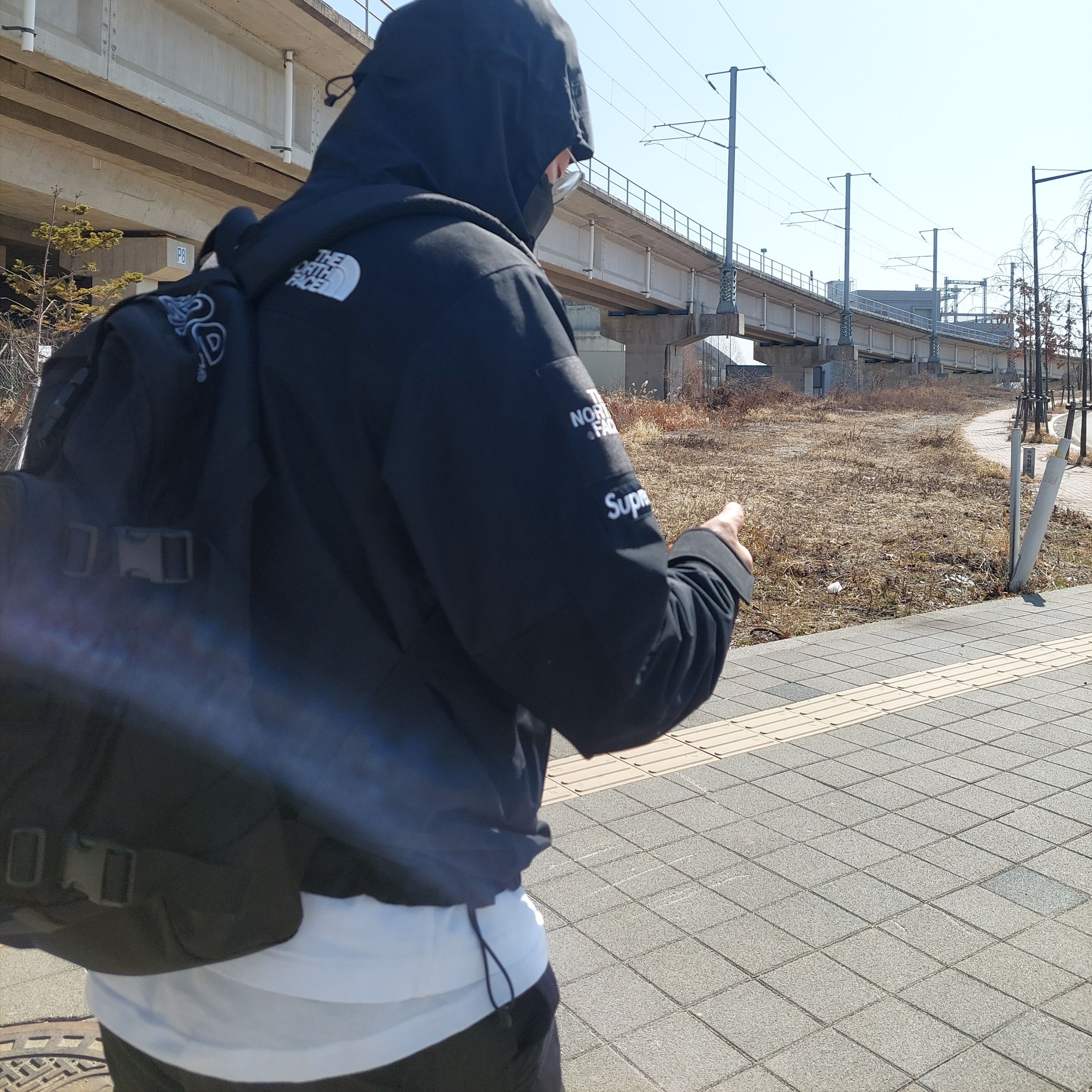 Supreme x The North Face Arc Logo Mountain Parka Black - 19SS, Human Made Rabbit L/S T-Shirt White 착용 스타일
