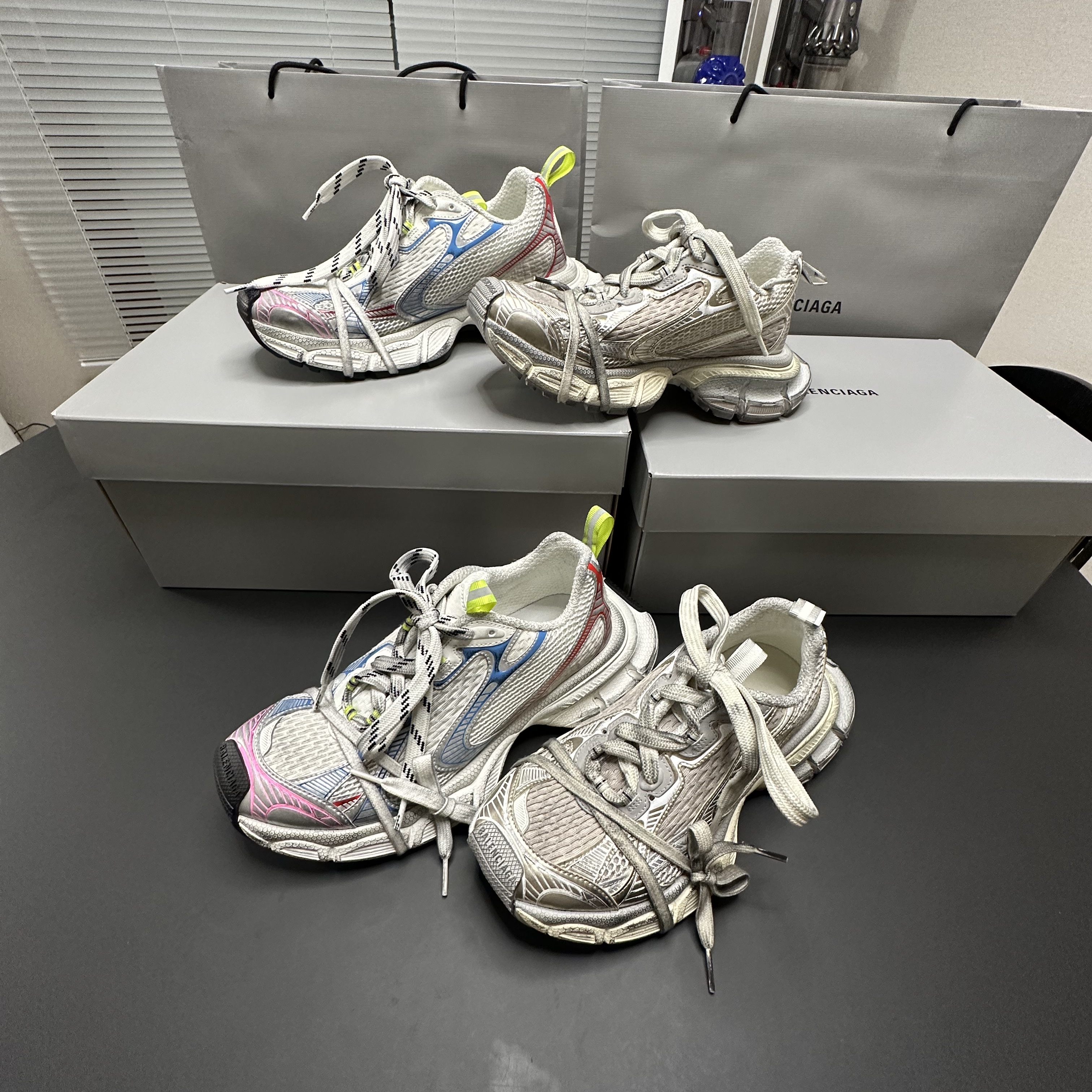 Balenciaga 3XL Sneakers White Red Blue, (W) Balenciaga 3XL Sneakers Light Beige 착용 스타일 - 5