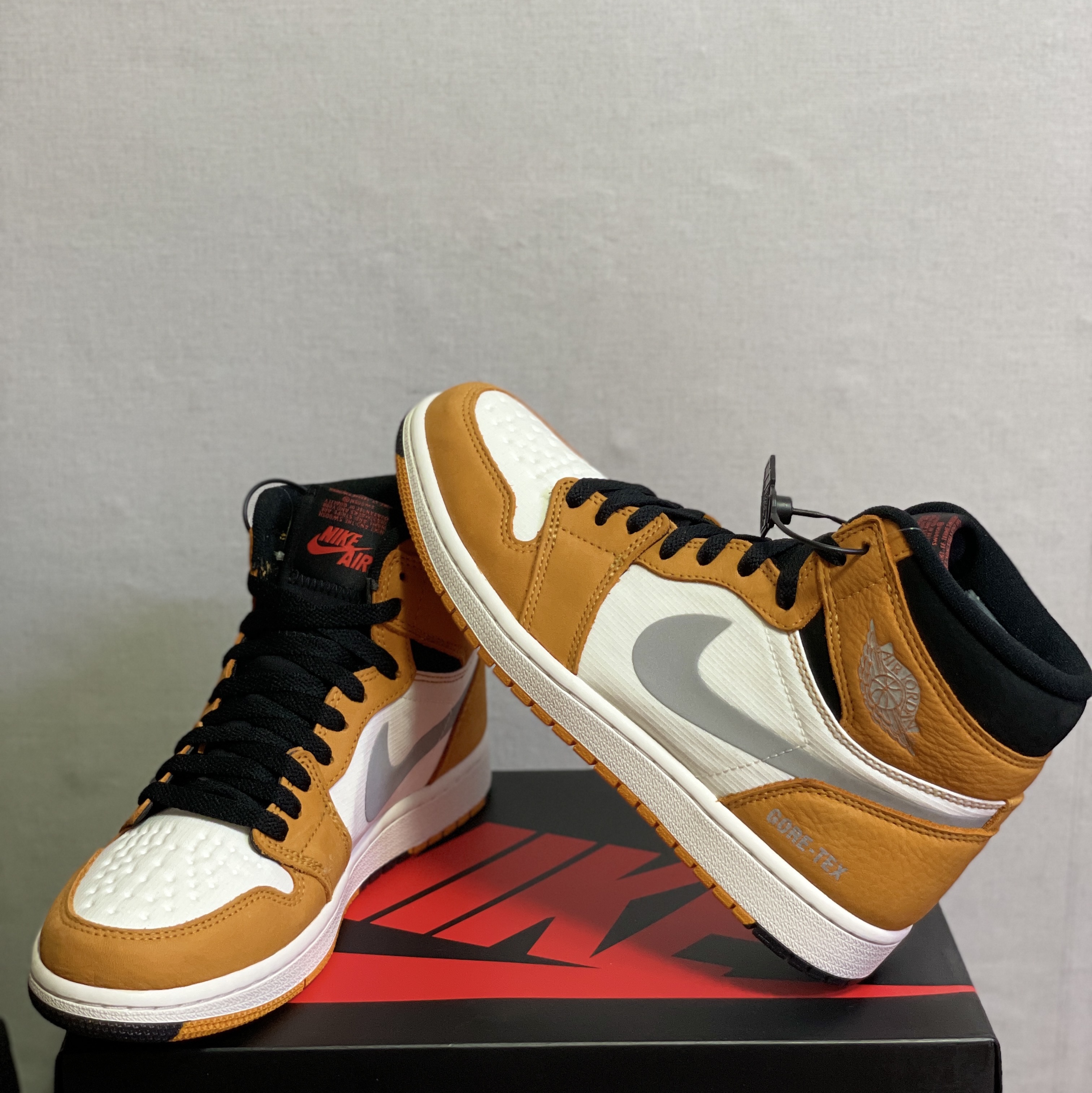 Jordan 1 Element Gore-Tex Light Curry 착용 스타일 - 2