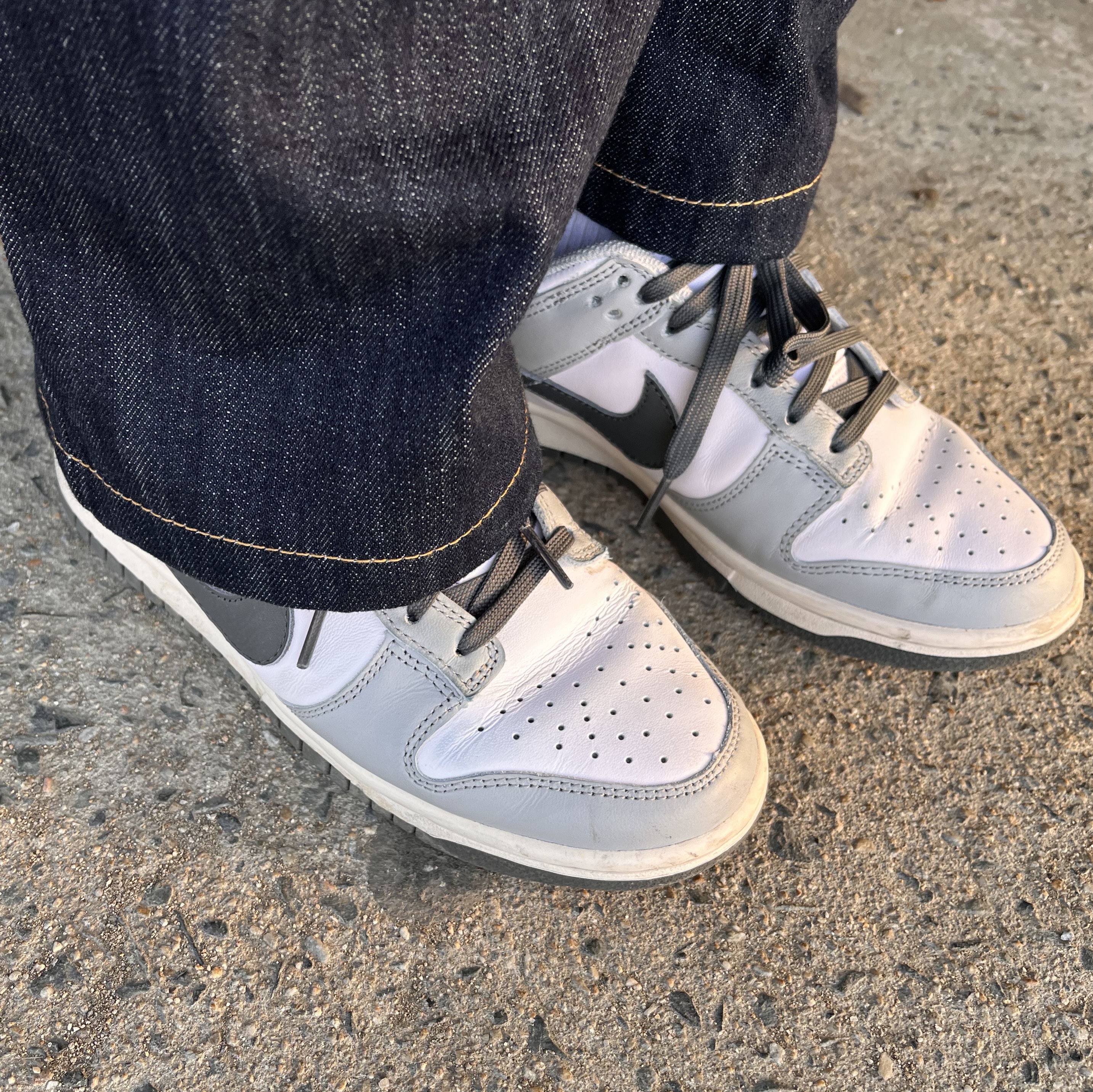 (W) Nike Dunk Low Light Smoke Grey 착용 스타일 - 1