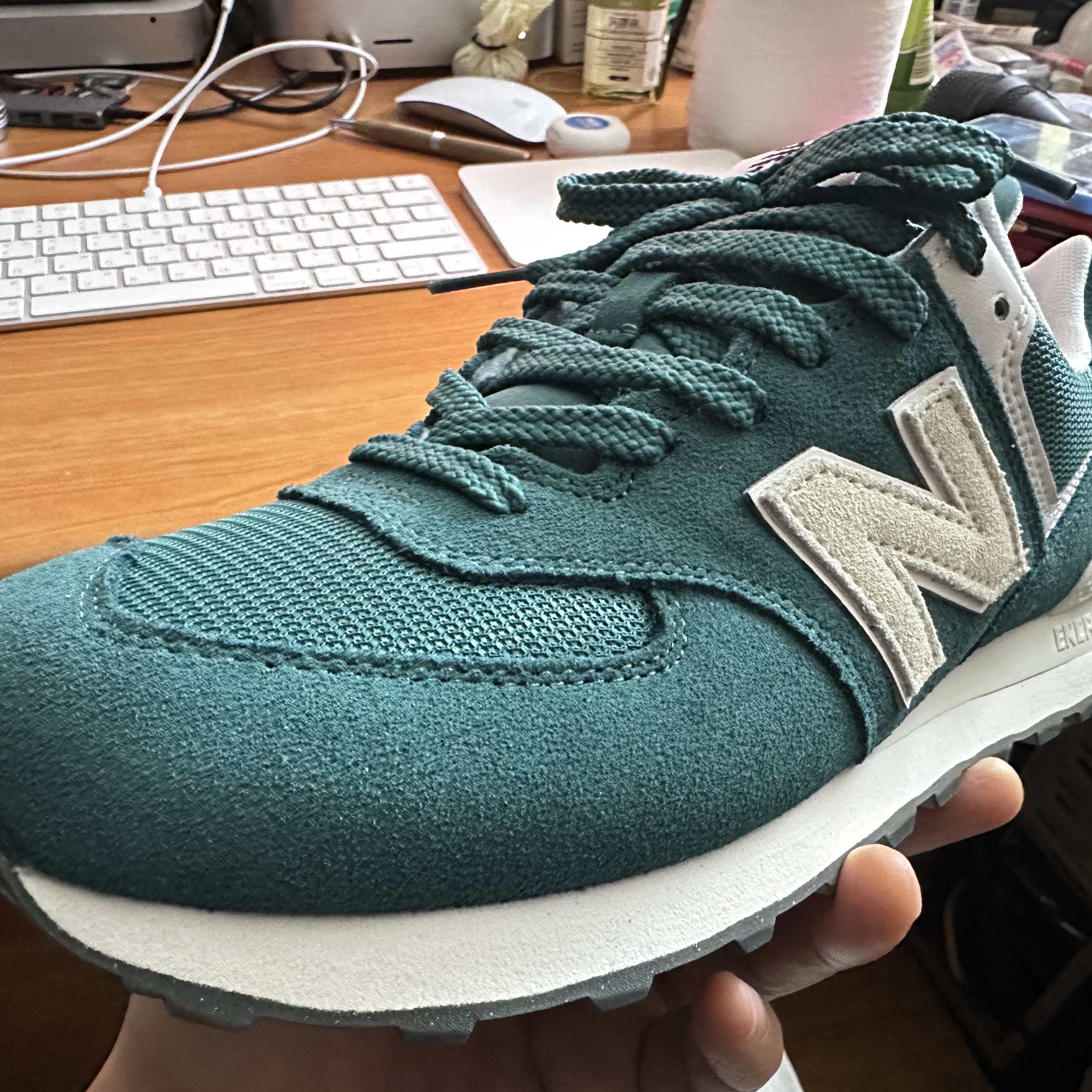 New Balance 574 Classics Reimagined Green 착용 스타일 - 3