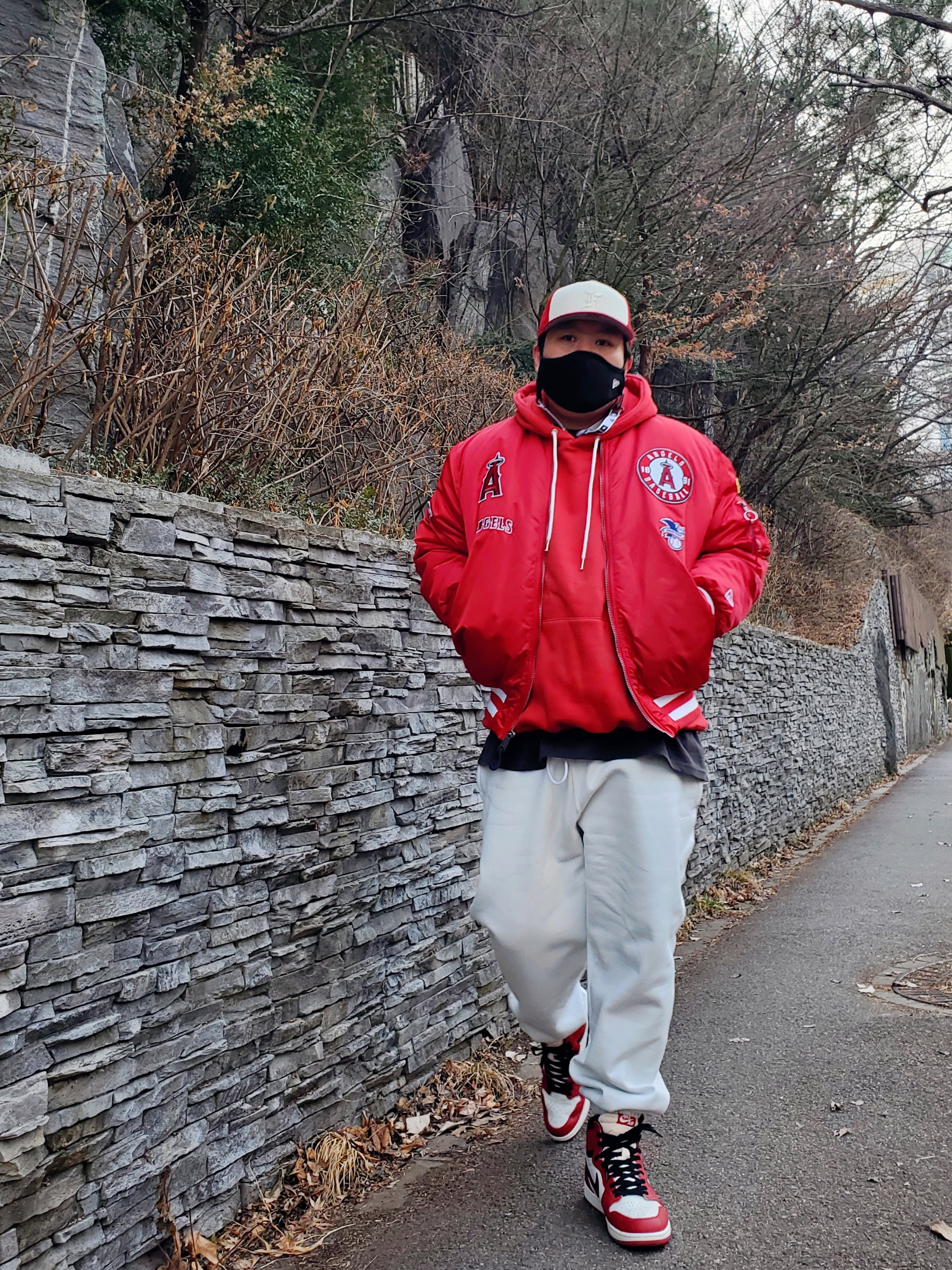 Nike NRG Solo Swoosh Fleece Pants Summit White - Asia, Jordan 1 Retro High OG Chicago 2022 착용 스타일 - 2