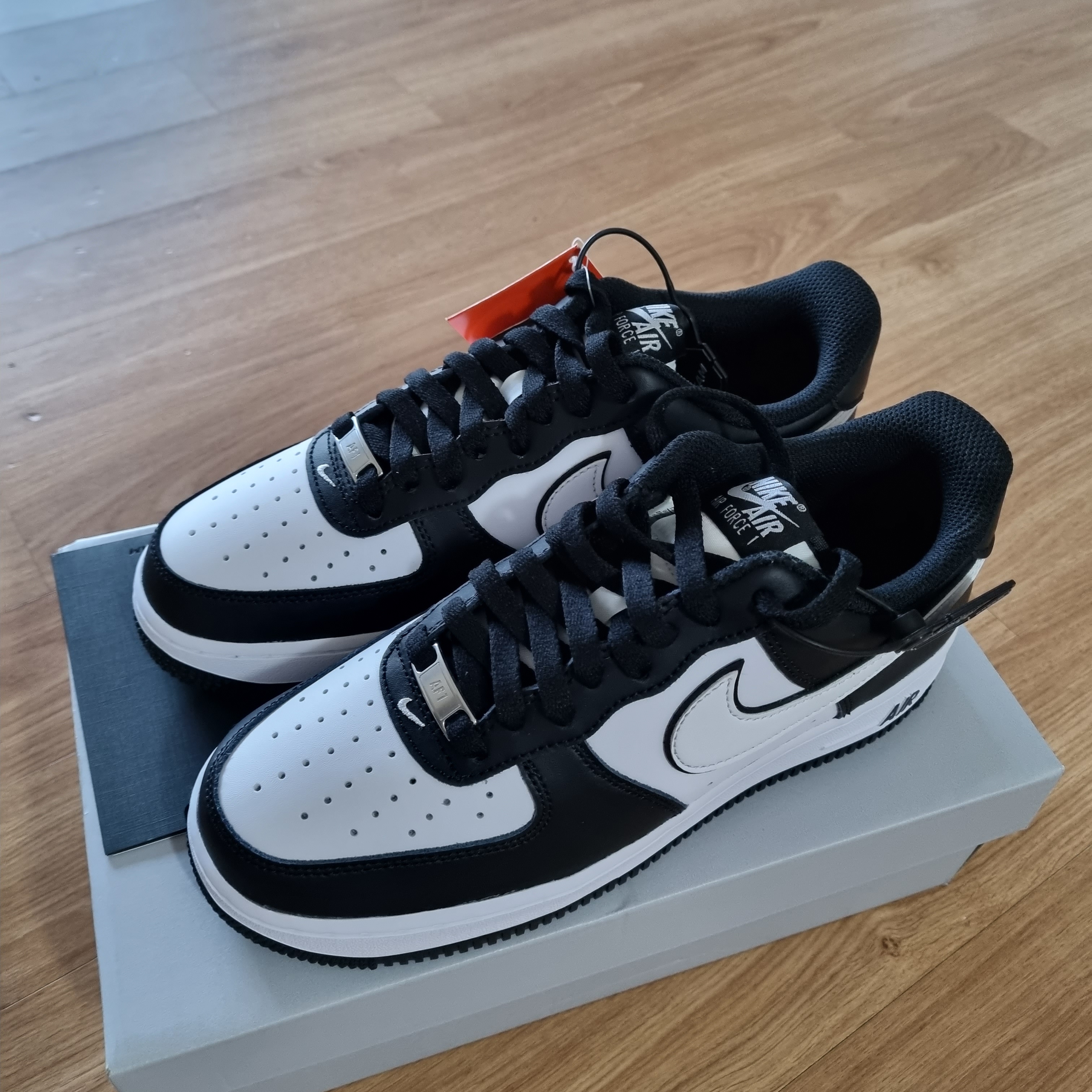 Nike Air Force 1 '07 Black White 착용 스타일 - 1
