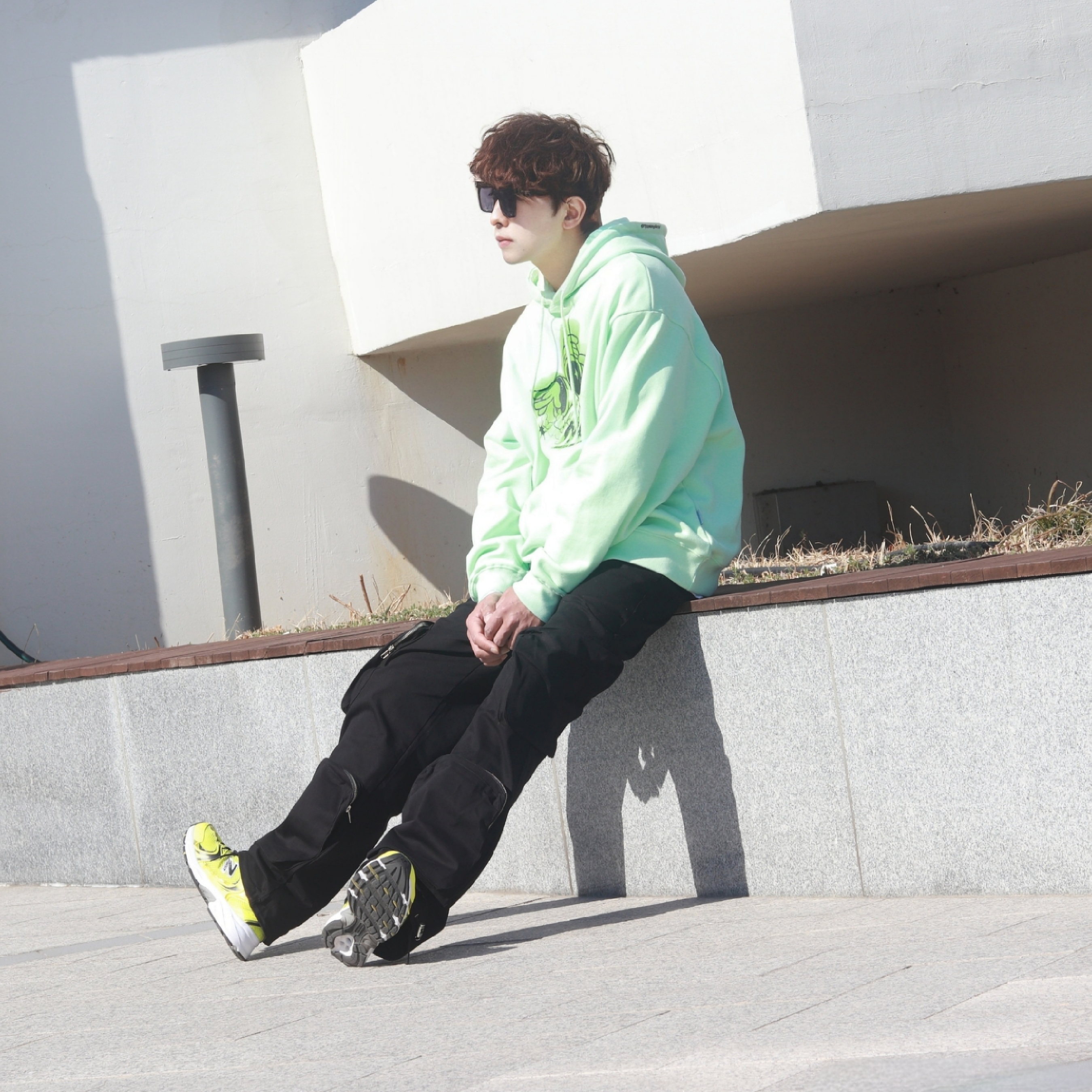 New Balance 530 Yellow 착용 스타일 - 2
