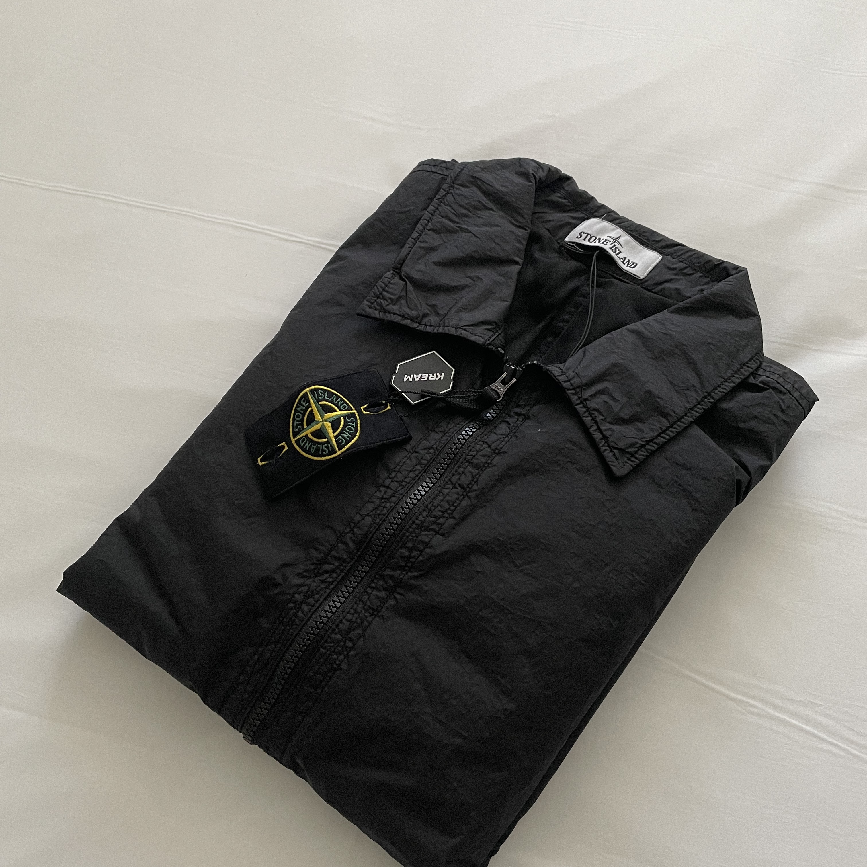 Stone Island 10223 Crinkle Reps Nylon Garment Dyed Overshirt Black - 22FW 착용 스타일
