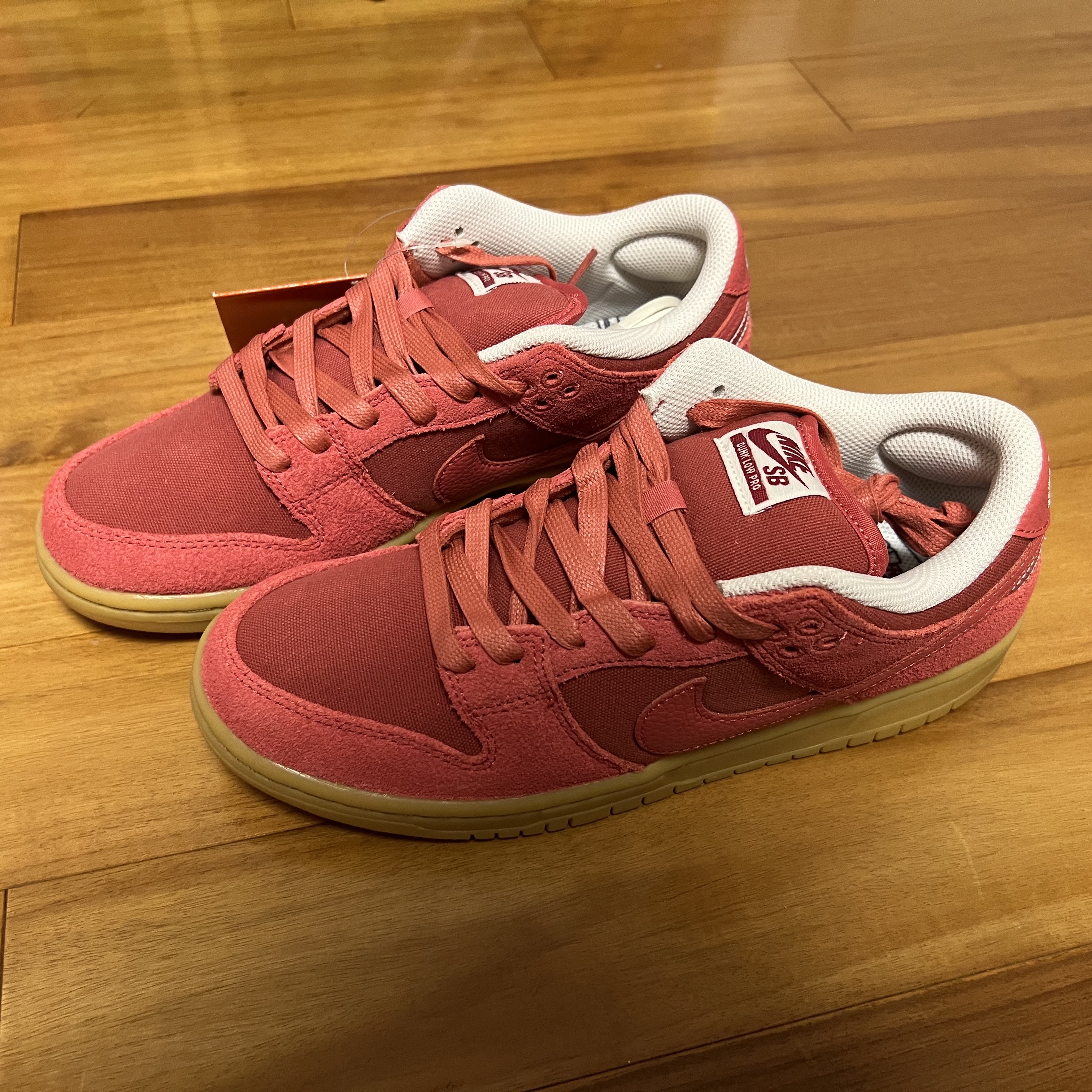 Nike SB Dunk Low Adobe 착용 스타일