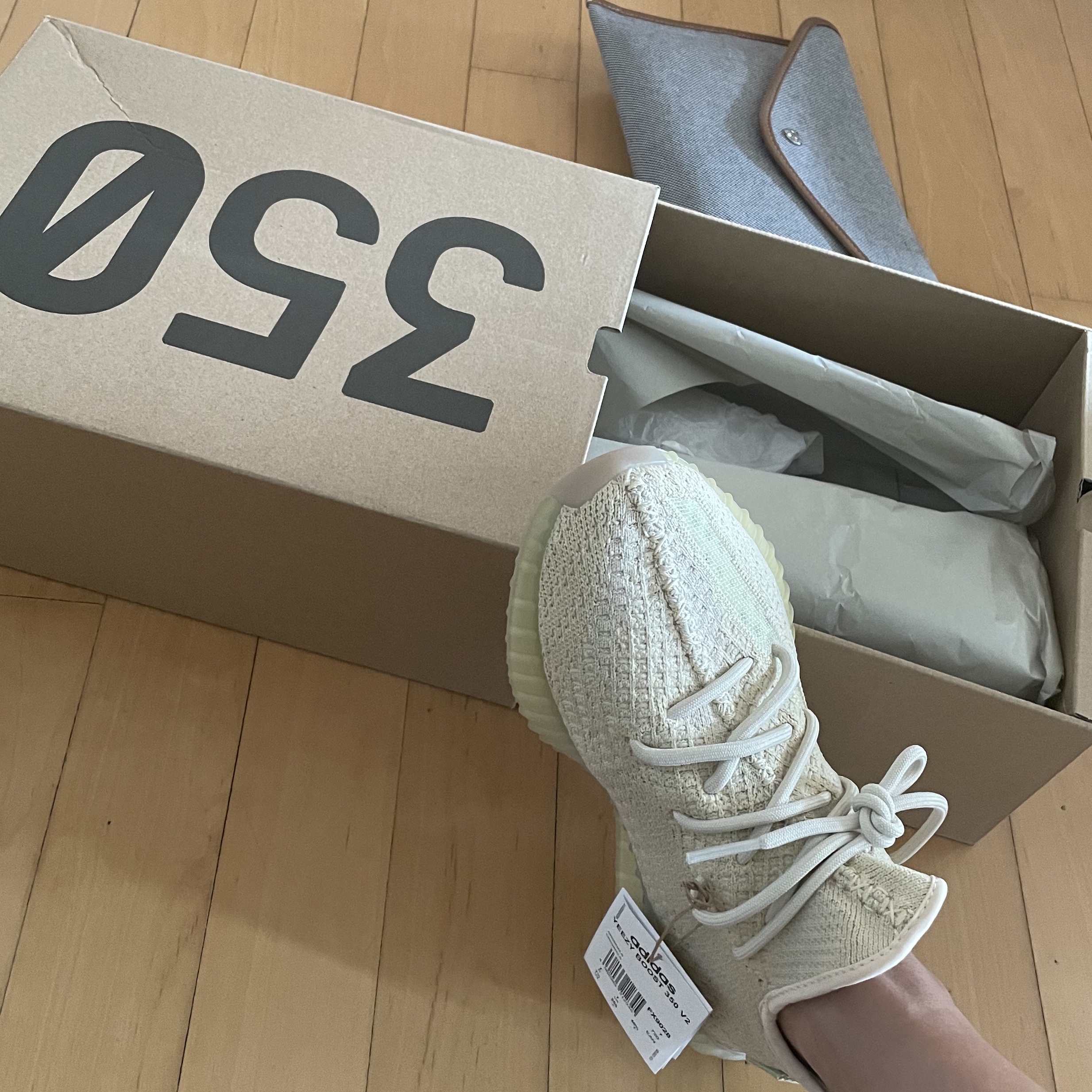 Adidas Yeezy Boost 350 V2 Flax 2022 착용 스타일