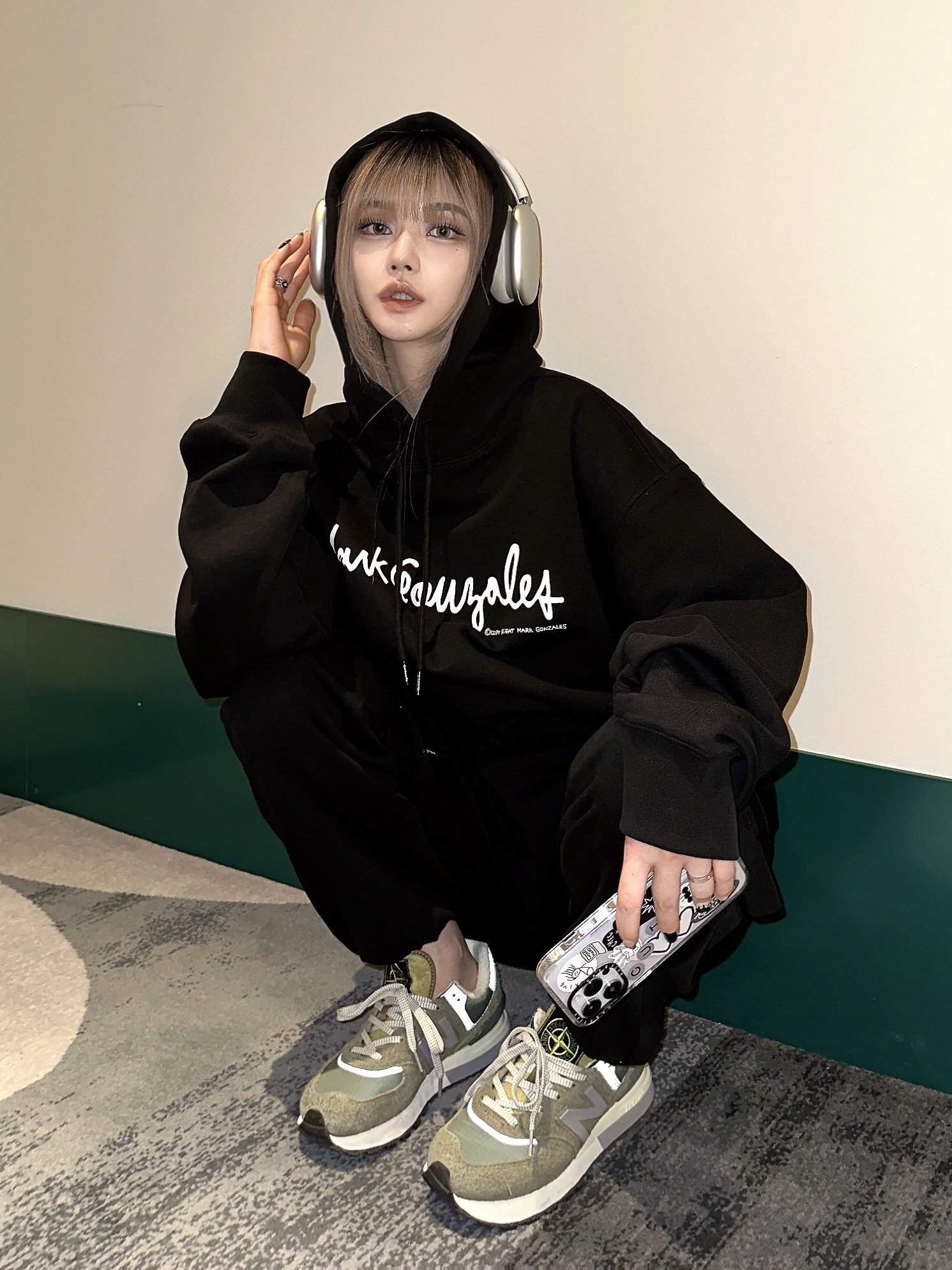 New Balance x Stone Island 574 Legacy Green, Apple AirPods Max Lightning Silver (Korean Ver.) 착용 스타일 - 2
