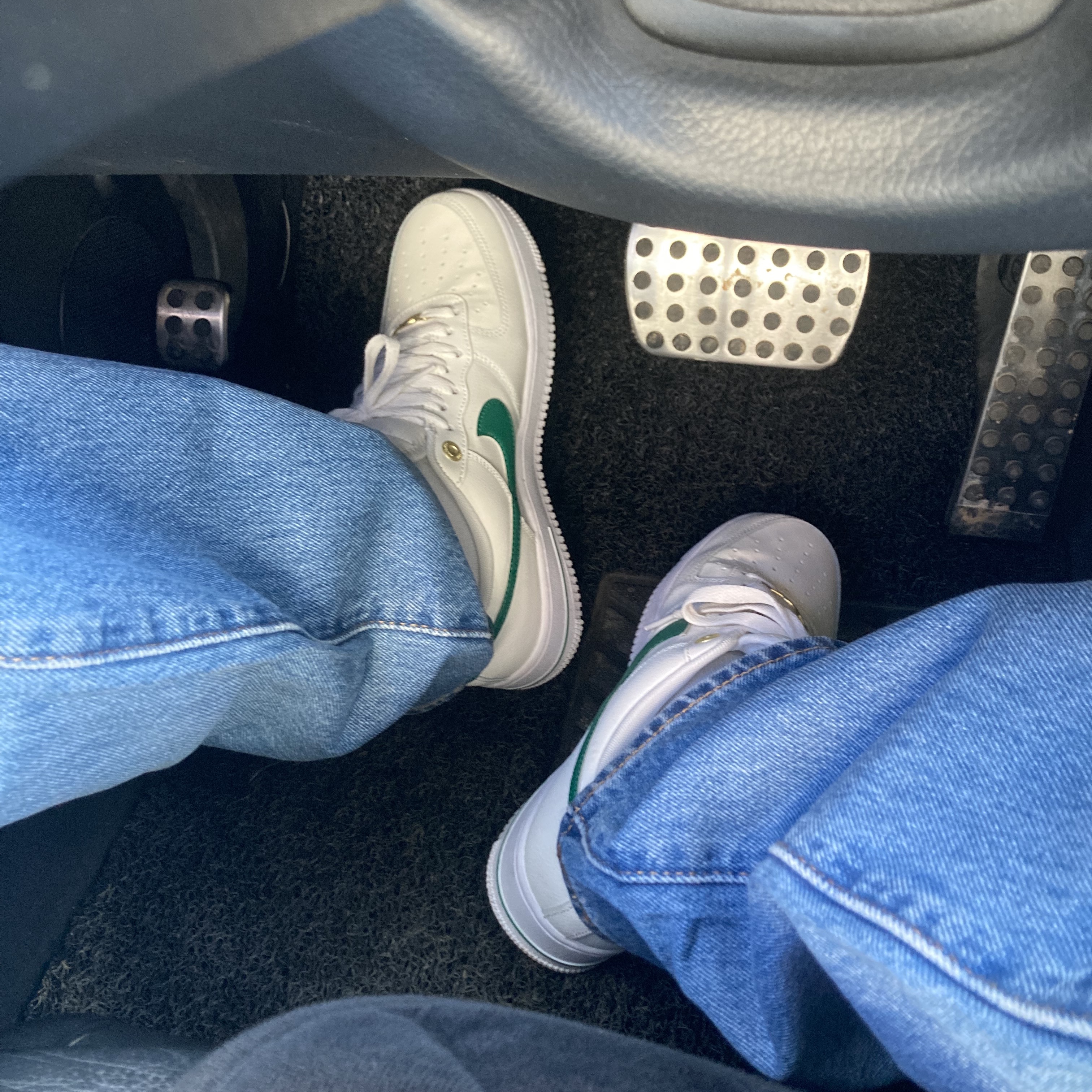 Nike Air Force 1 '07 LV8 40th Anniversary Join Forces Sail Malachite 착용 스타일 - 1