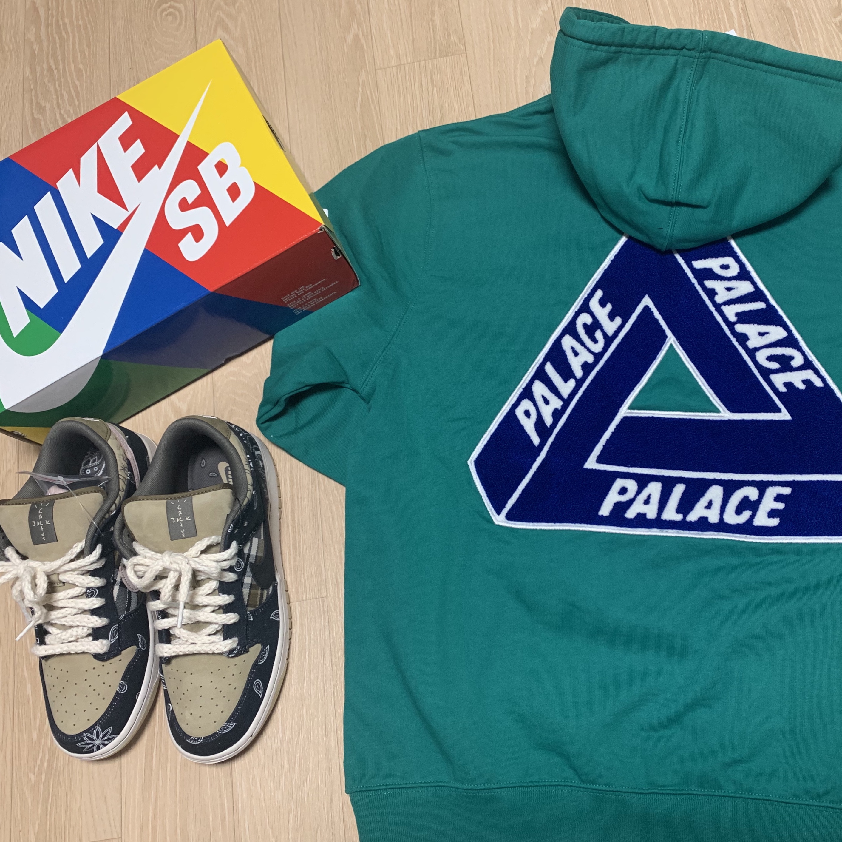 Nike x Travis Scott SB Dunk Low, Palace Tri-Chenille Hood Green - 20SS ์ฐฉ์ฉ ์คํ์ผ