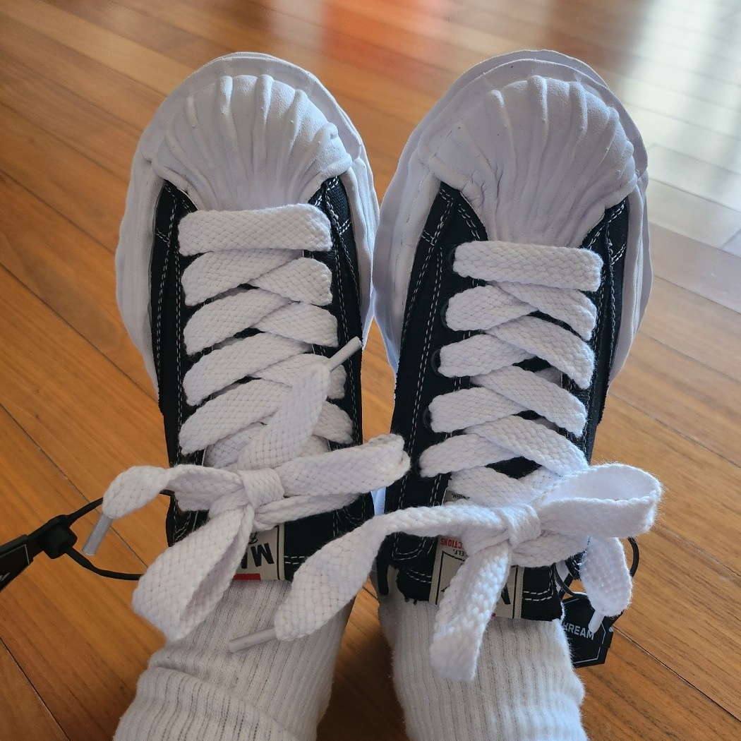 Maison Mihara Yasuhiro Blakey OG Sole Canvas Low-top Sneakers Black White 착용 스타일