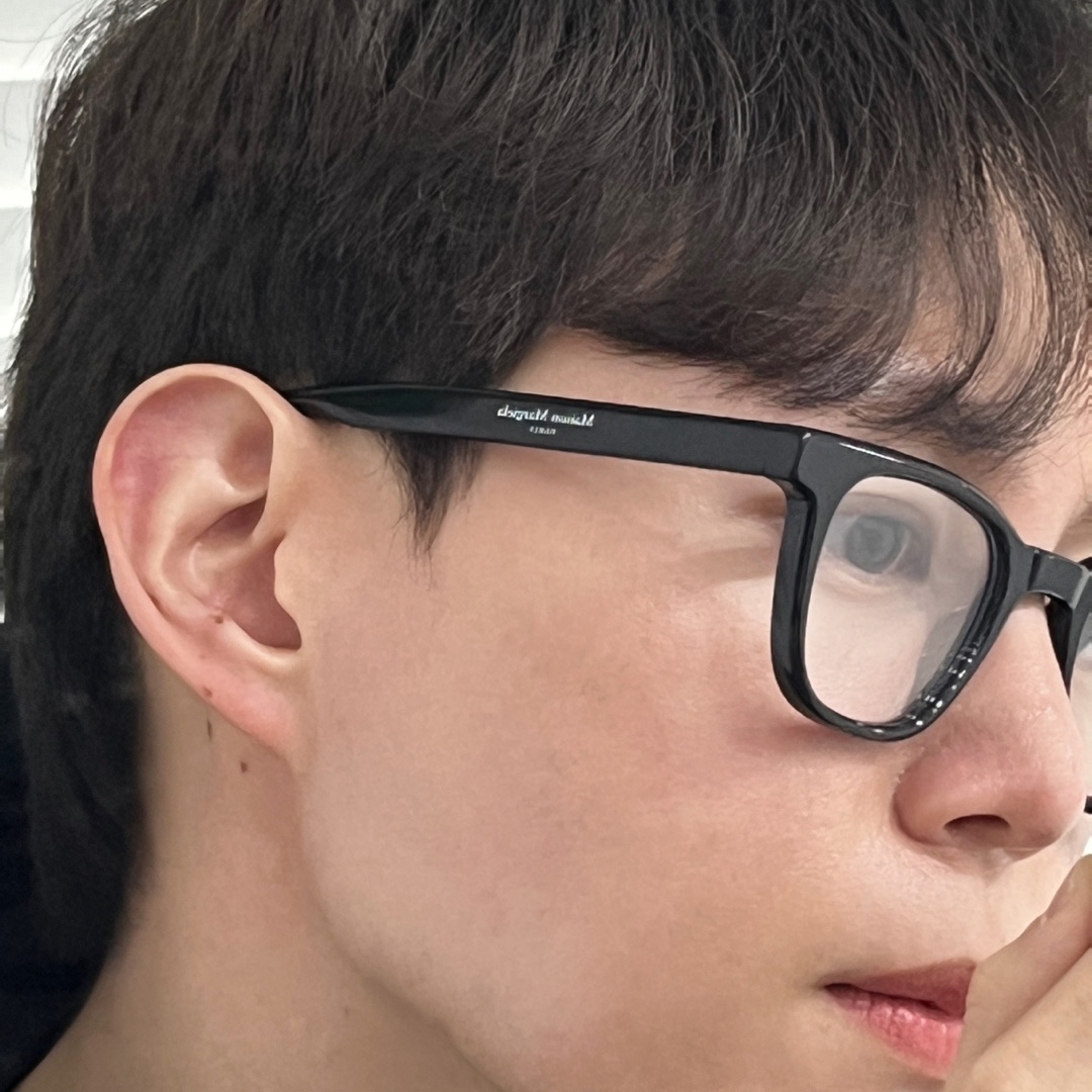 Gentle Monster x Maison Margiela MM010 Clear Black 착용 스타일 - 1