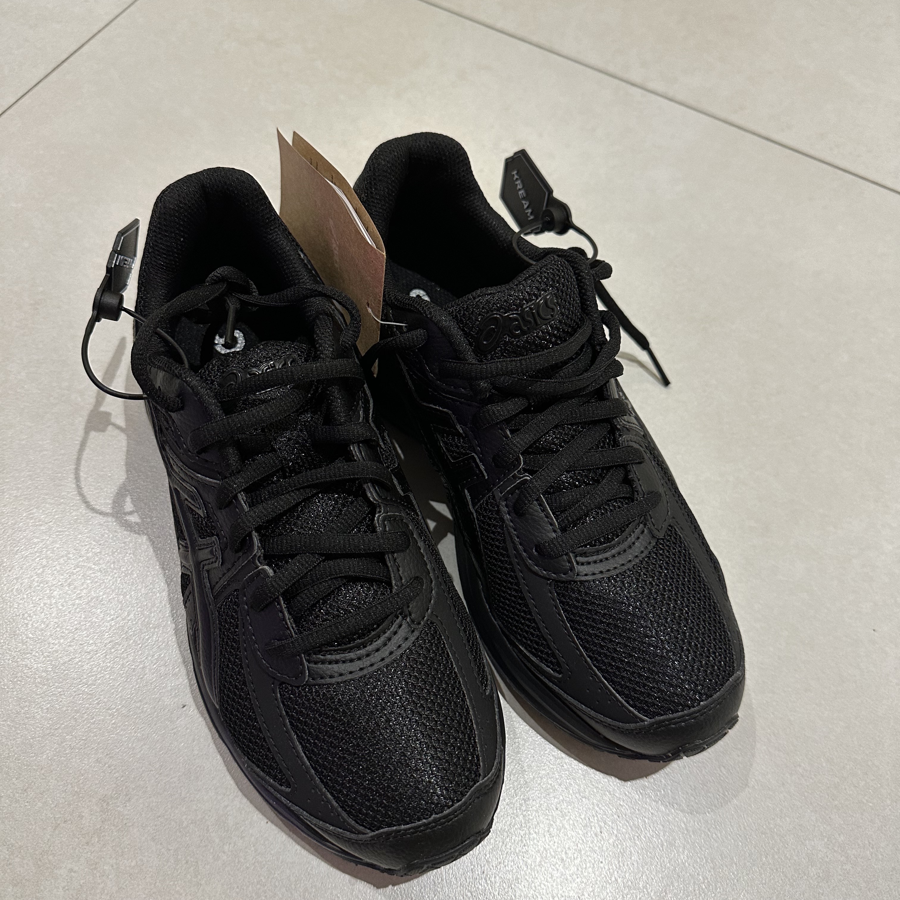 Asics Jog 100 S Black - 2E Wide 착용 스타일 - 1