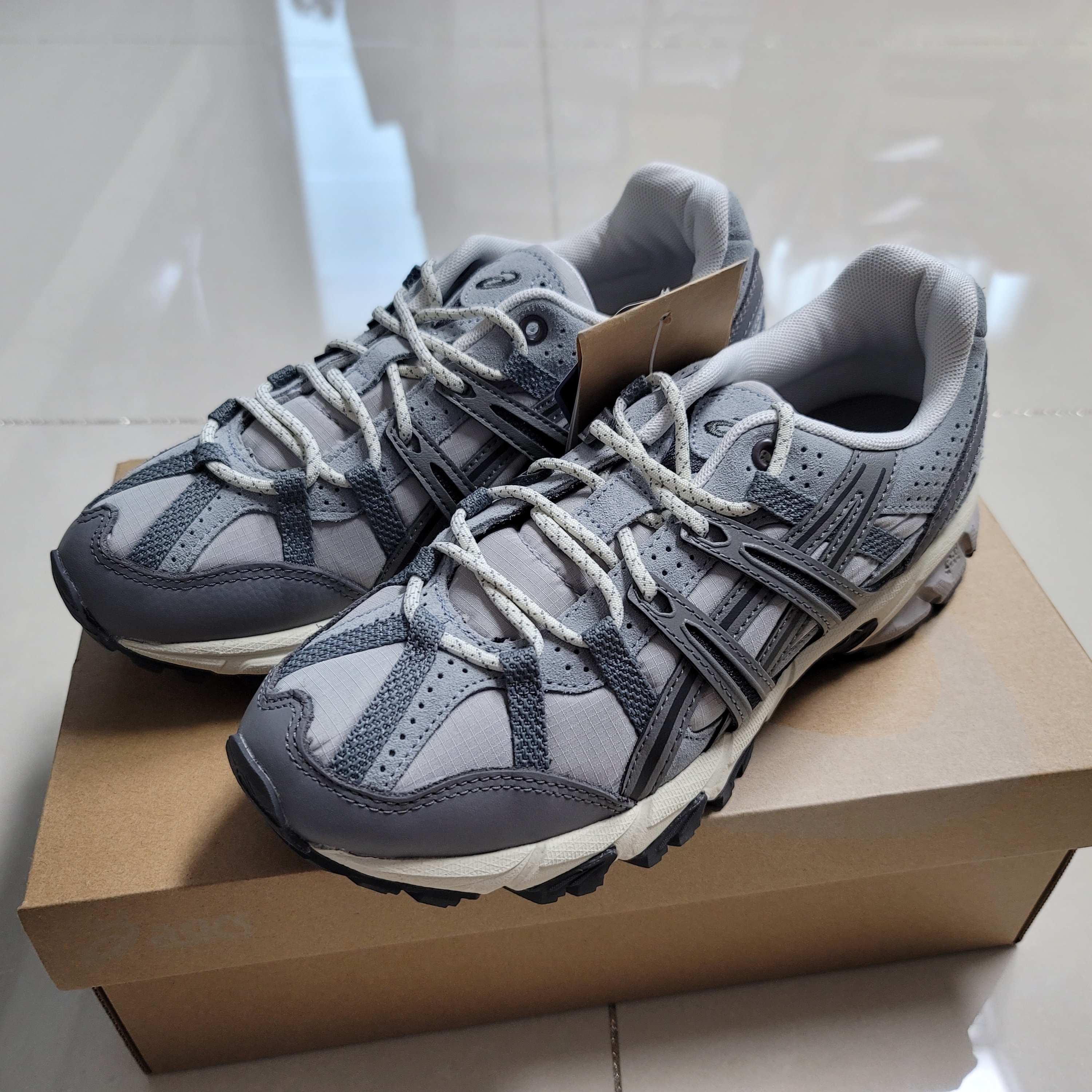 Asics Gel-Sonoma 15-50 Oyster Grey Clay Grey, Asics Gel-Sonoma 15-50 Oyster Grey 착용 스타일 - 1