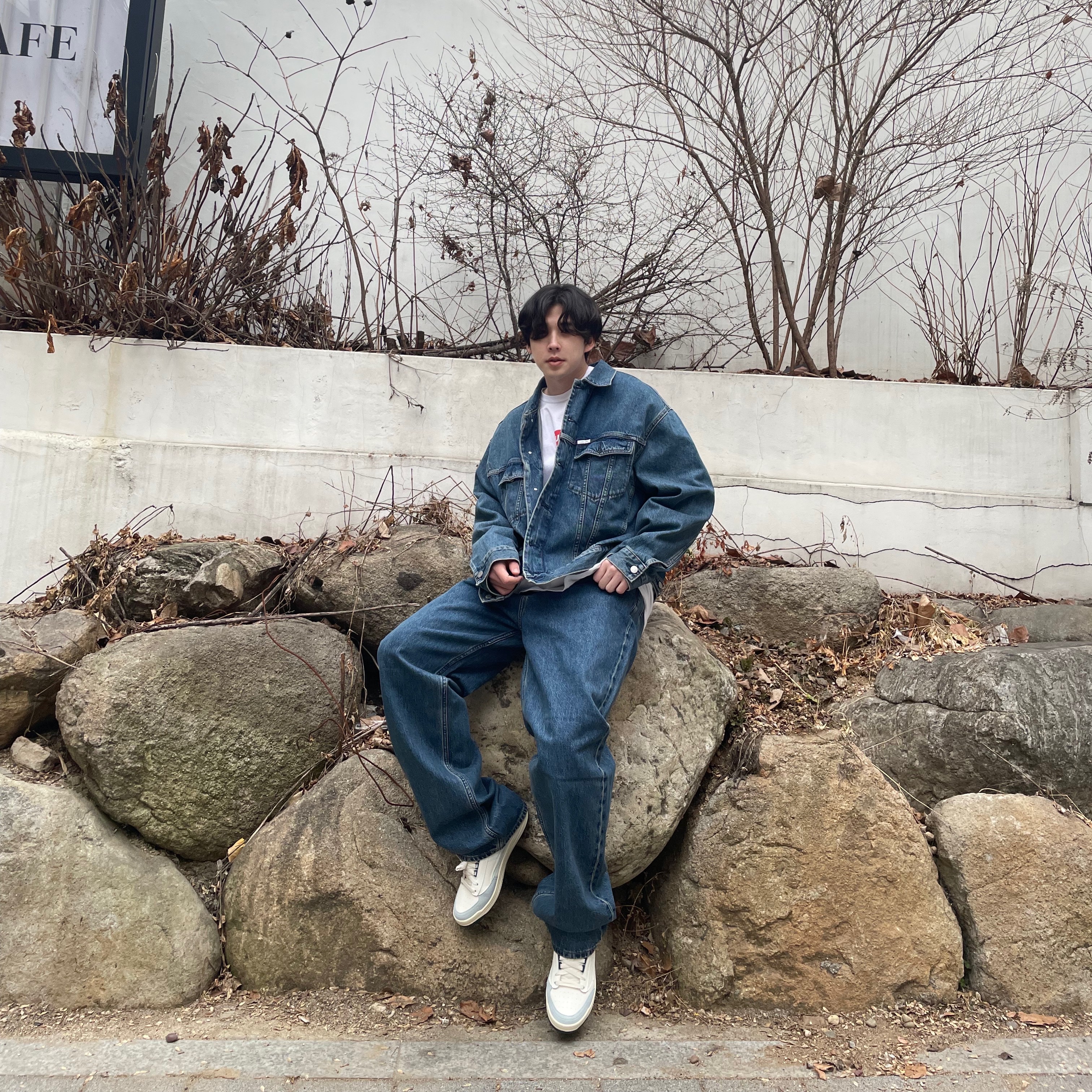 Palace x CK1 Relaxed Trucker Denim Jacket Tinted Sandstone Indigo - 22SS, Palace x CK1 Baggy Jean Tinted Sandstone Indigo - 22SS 착용 스타일 - 2