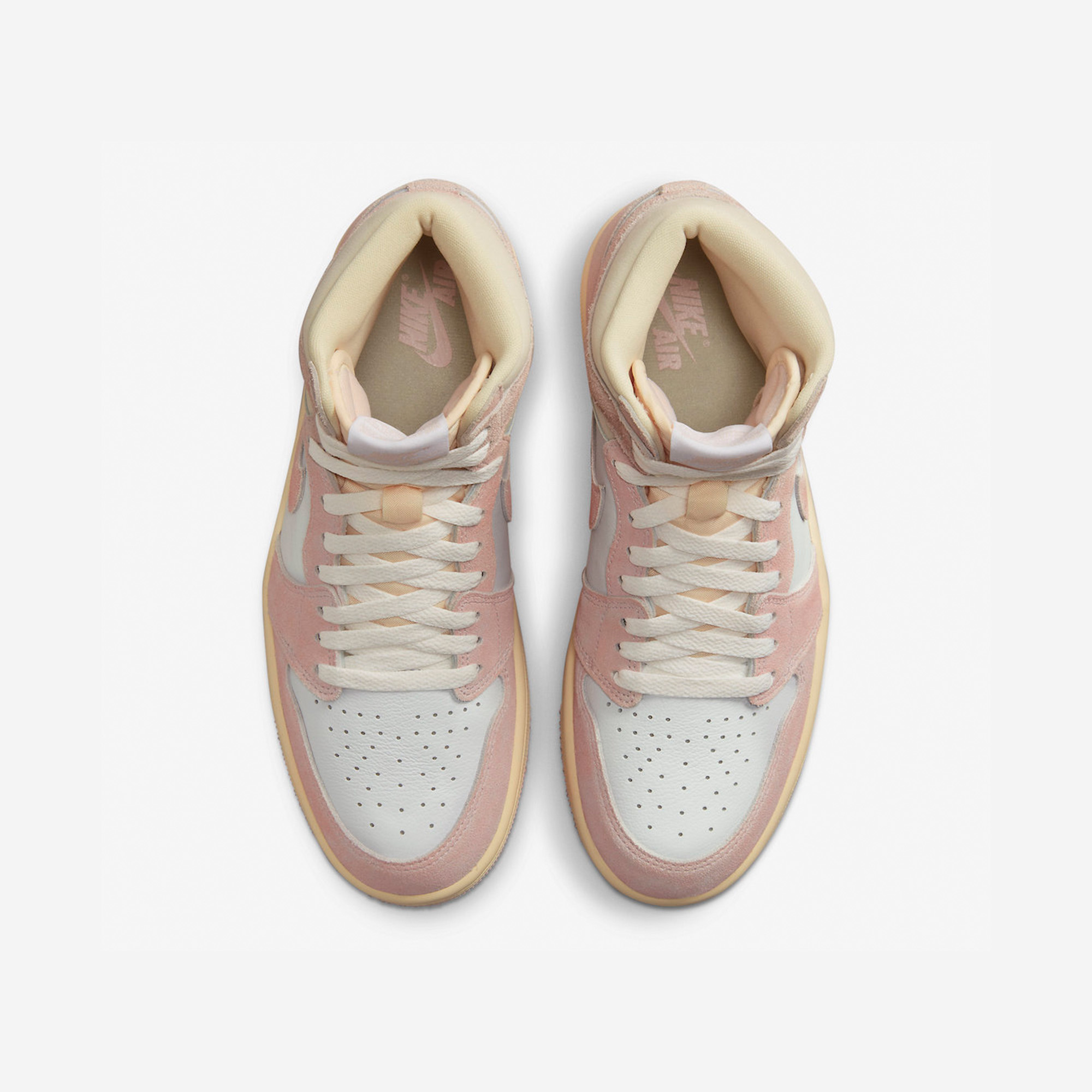 (W) Jordan 1 Retro High OG Coconut Milk and Sail 착용 스타일 - 3
