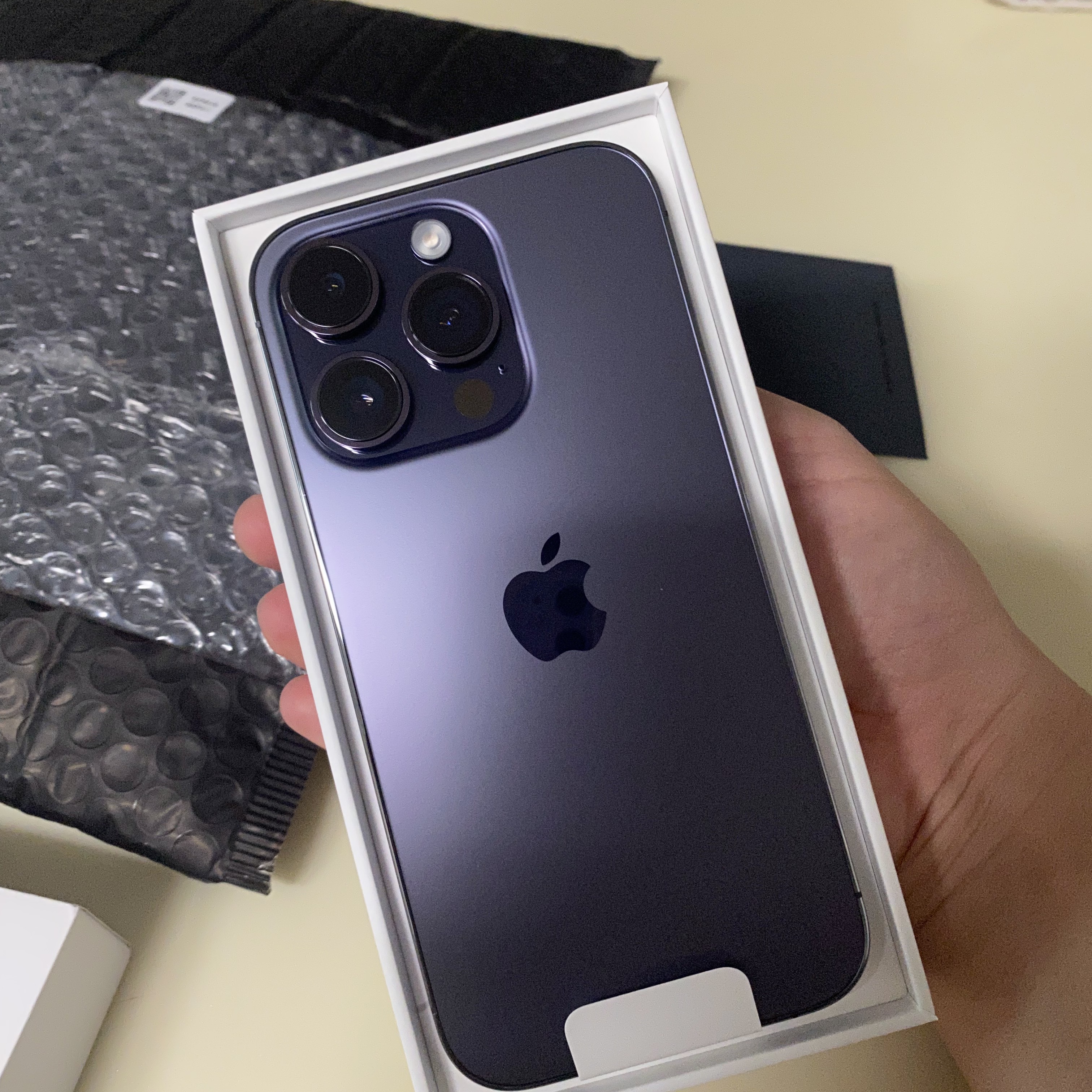 Apple iPhone 14 Pro 128GB Deep Purple (Korean Ver.) 착용 스타일