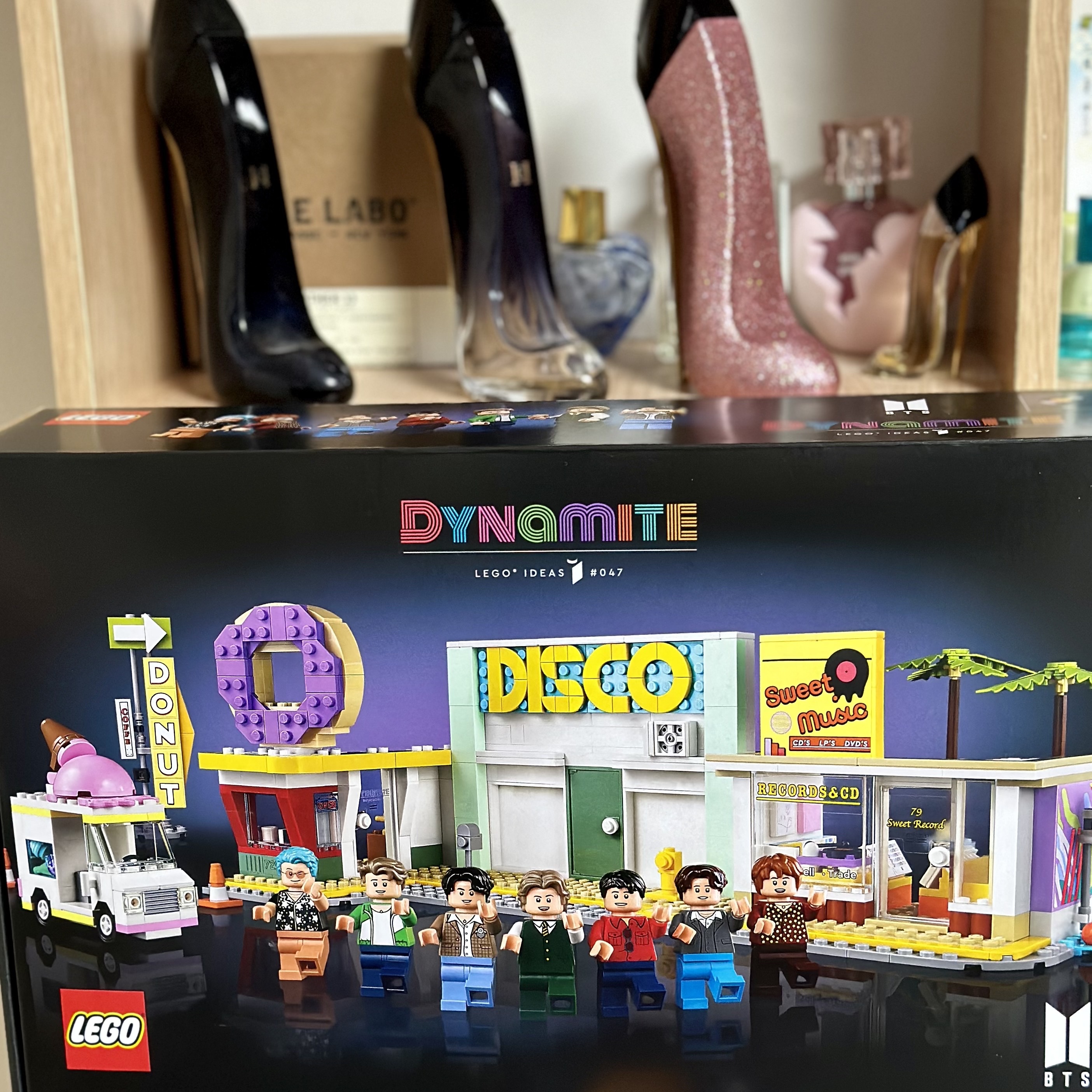 Lego BTS Dynamite 착용 스타일