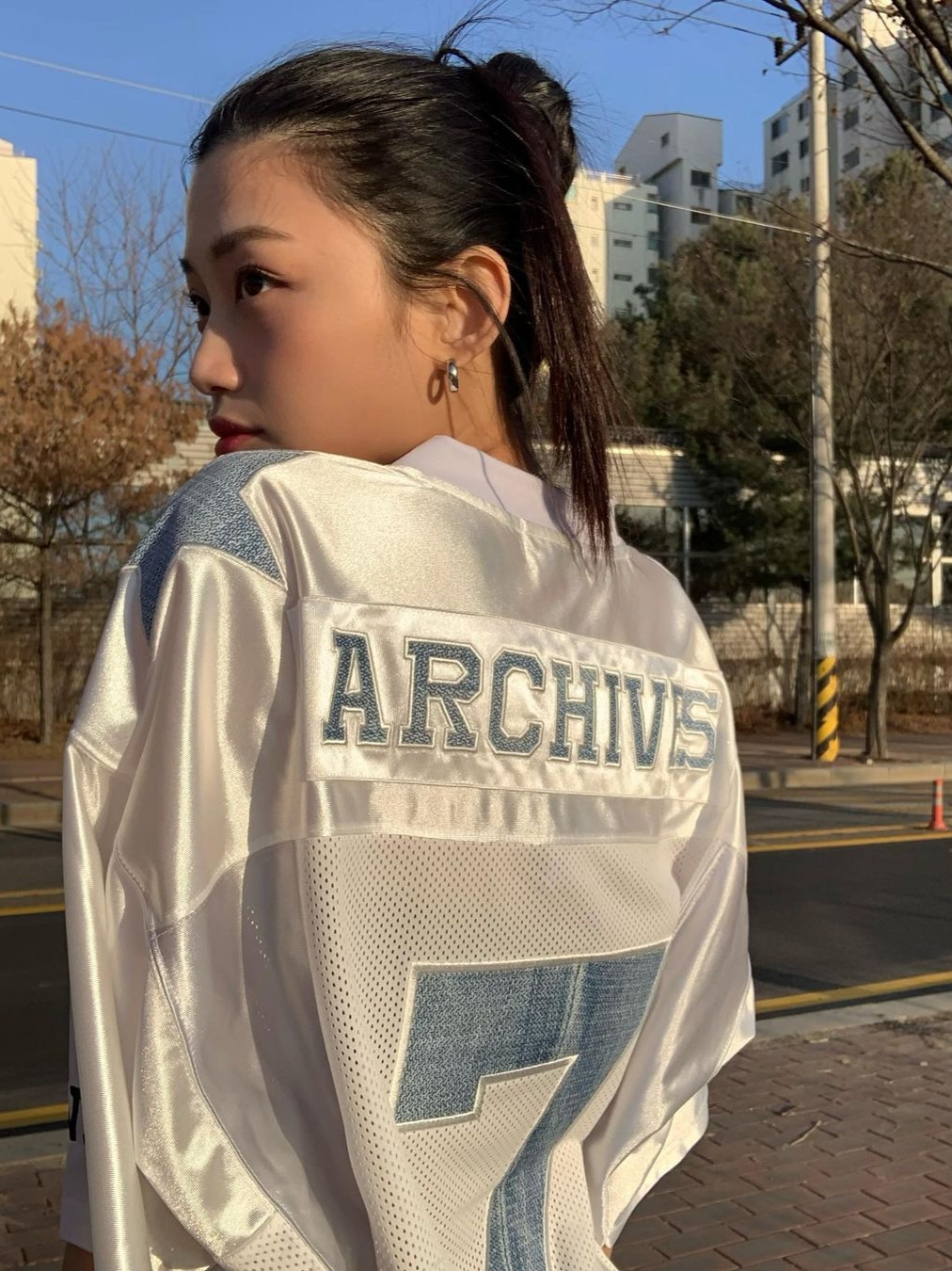 2000Archives Football T-Shirt Denim 착용 스타일 - 2