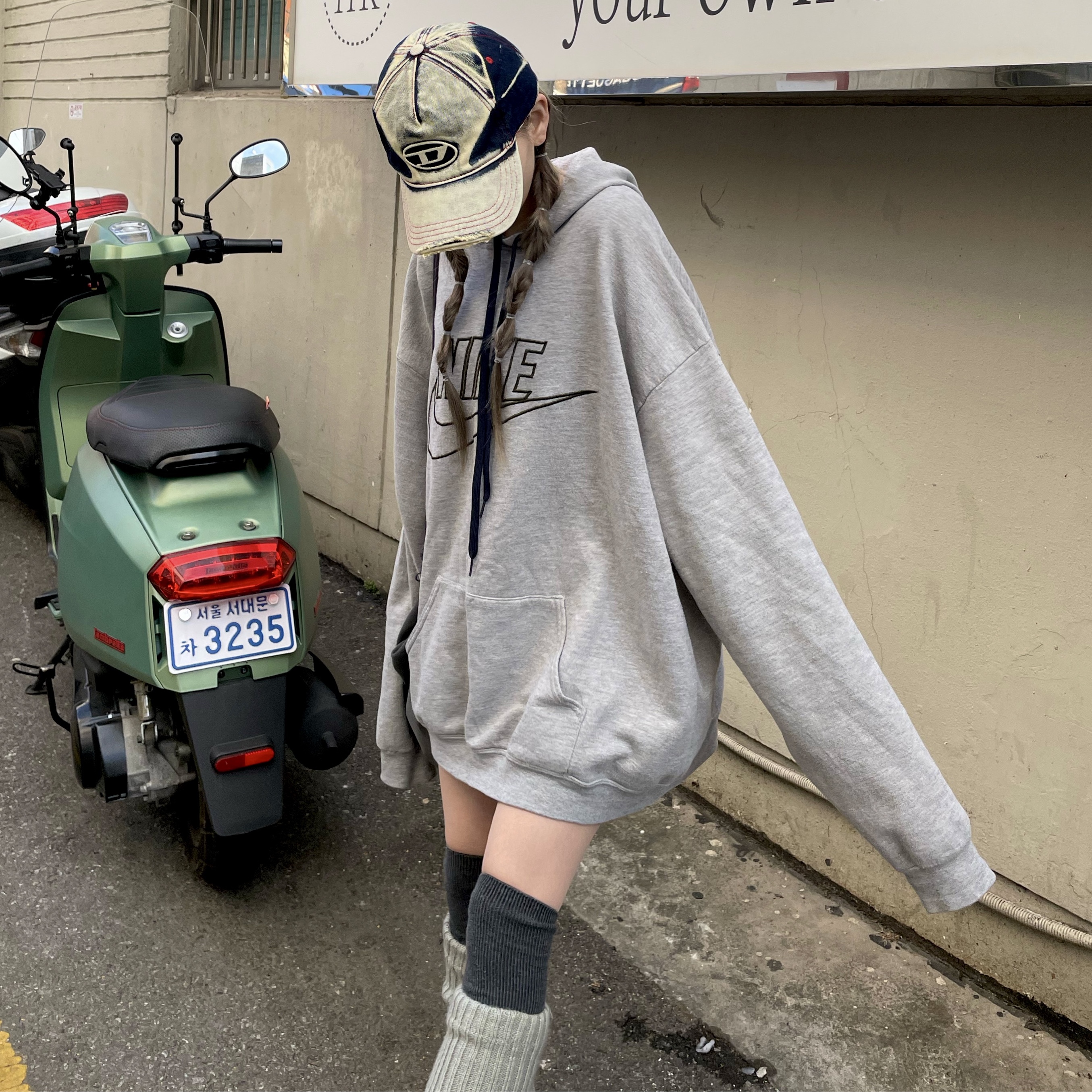 Diesel C-Seymon Treated Denim Baseball Cap Blue White 착용 스타일 - 3