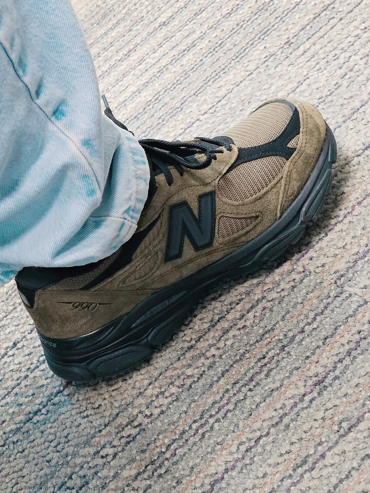 New Balance x JJJJound 990v3 Brown Black 착용 스타일