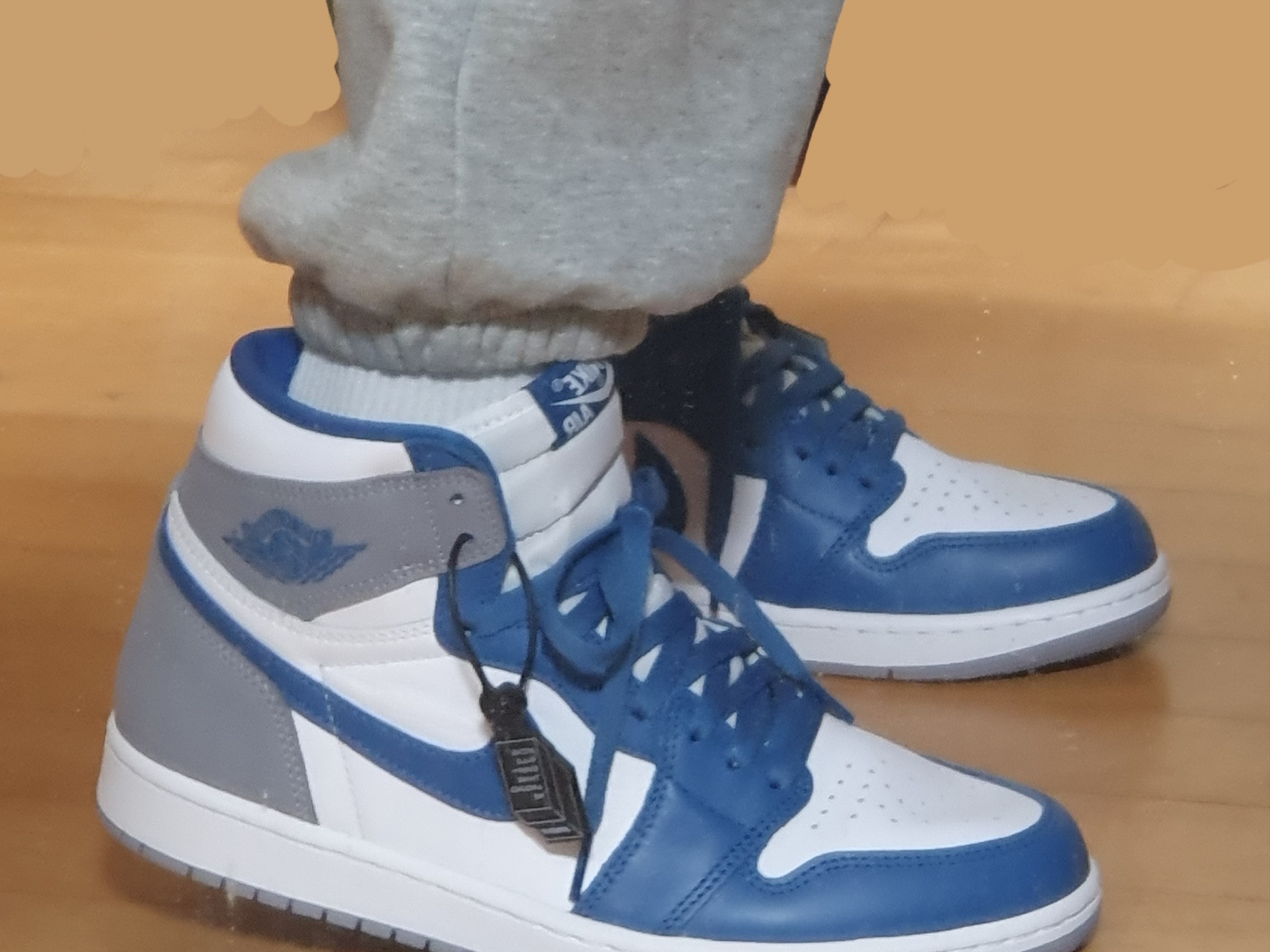 Jordan 1 Retro High OG True Blue 착용 스타일 - 3