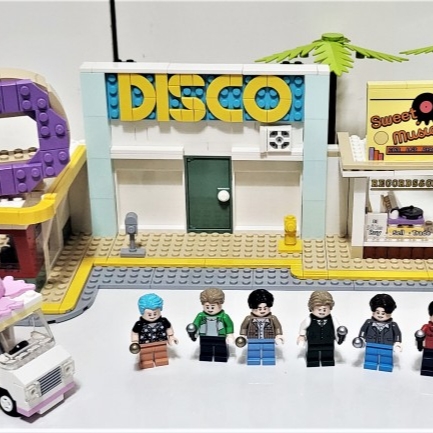 Lego BTS Dynamite 착용 스타일